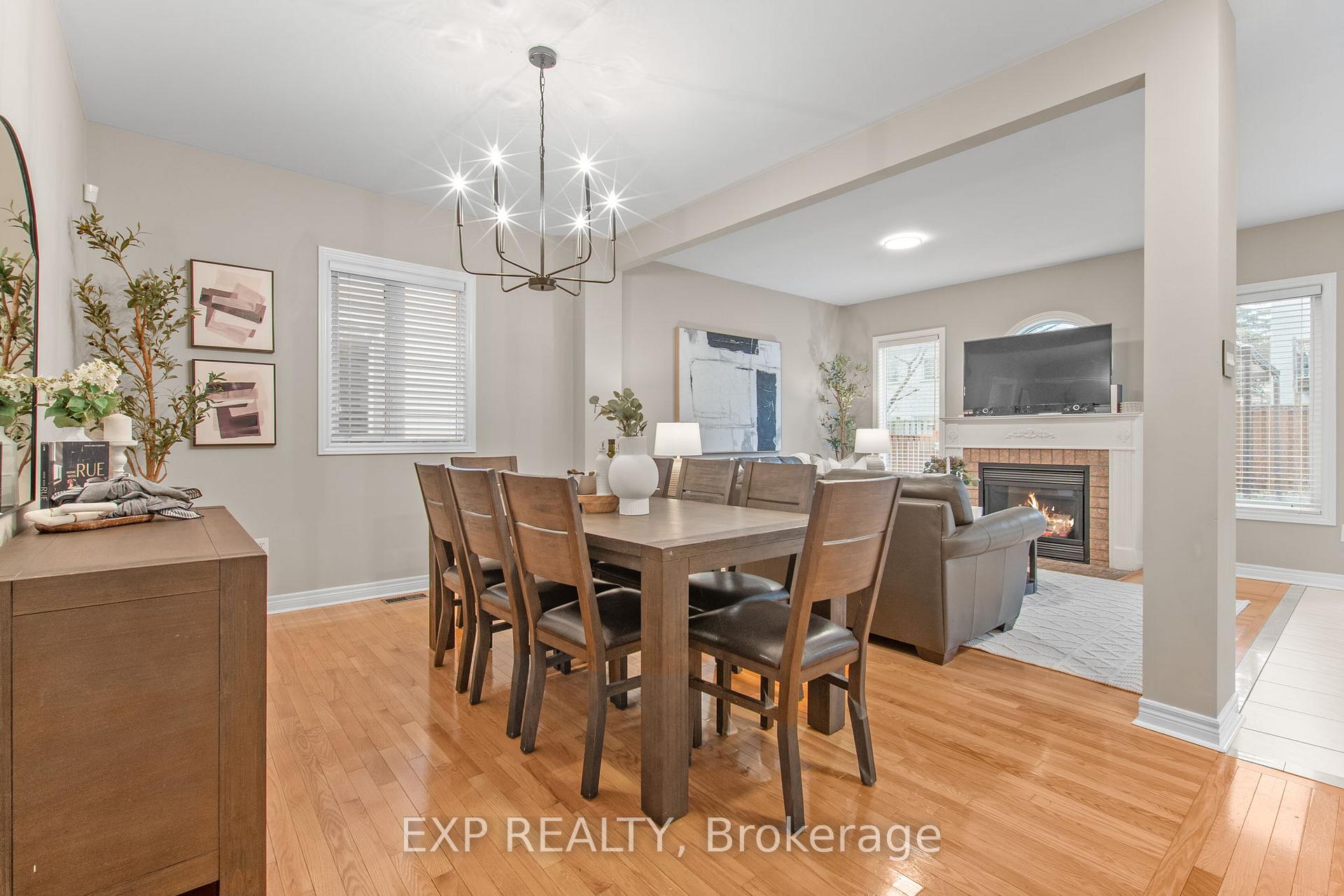 Photo 7 of 28 Divine Drive, Whitby, Rolling Acres — HOMEH
