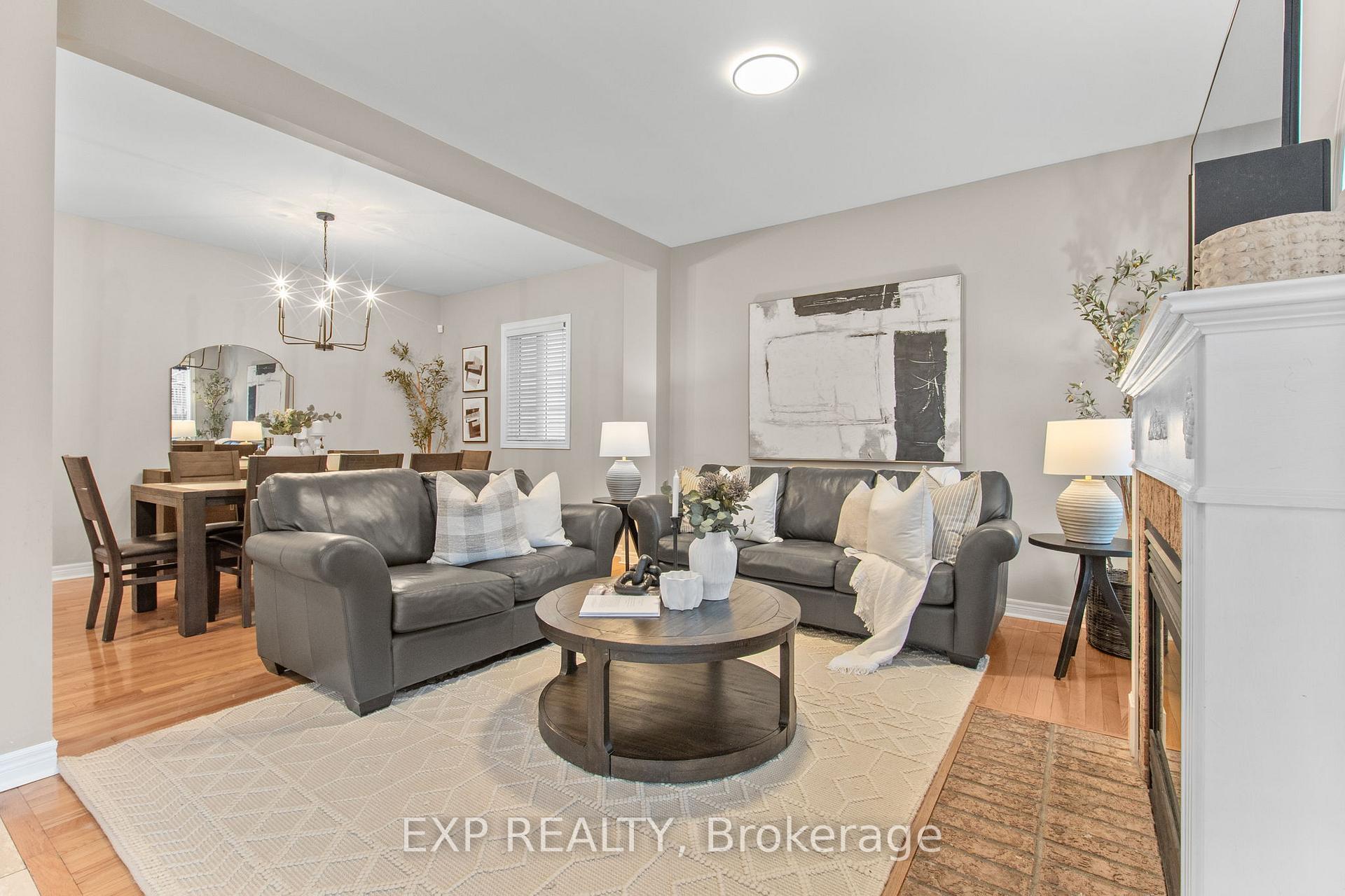 Photo 10 of 28 Divine Drive, Whitby, Rolling Acres — HOMEH