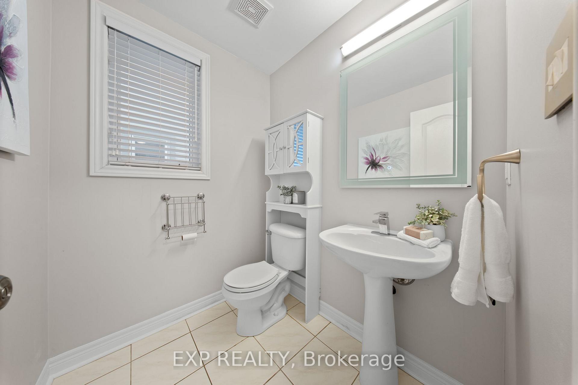 Photo 17 of 28 Divine Drive, Whitby, Rolling Acres — HOMEH