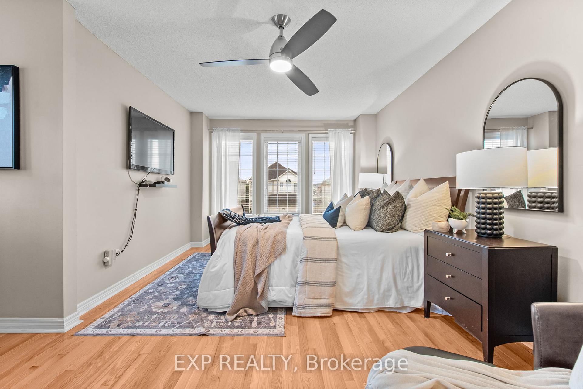 Photo 21 of 28 Divine Drive, Whitby, Rolling Acres — HOMEH