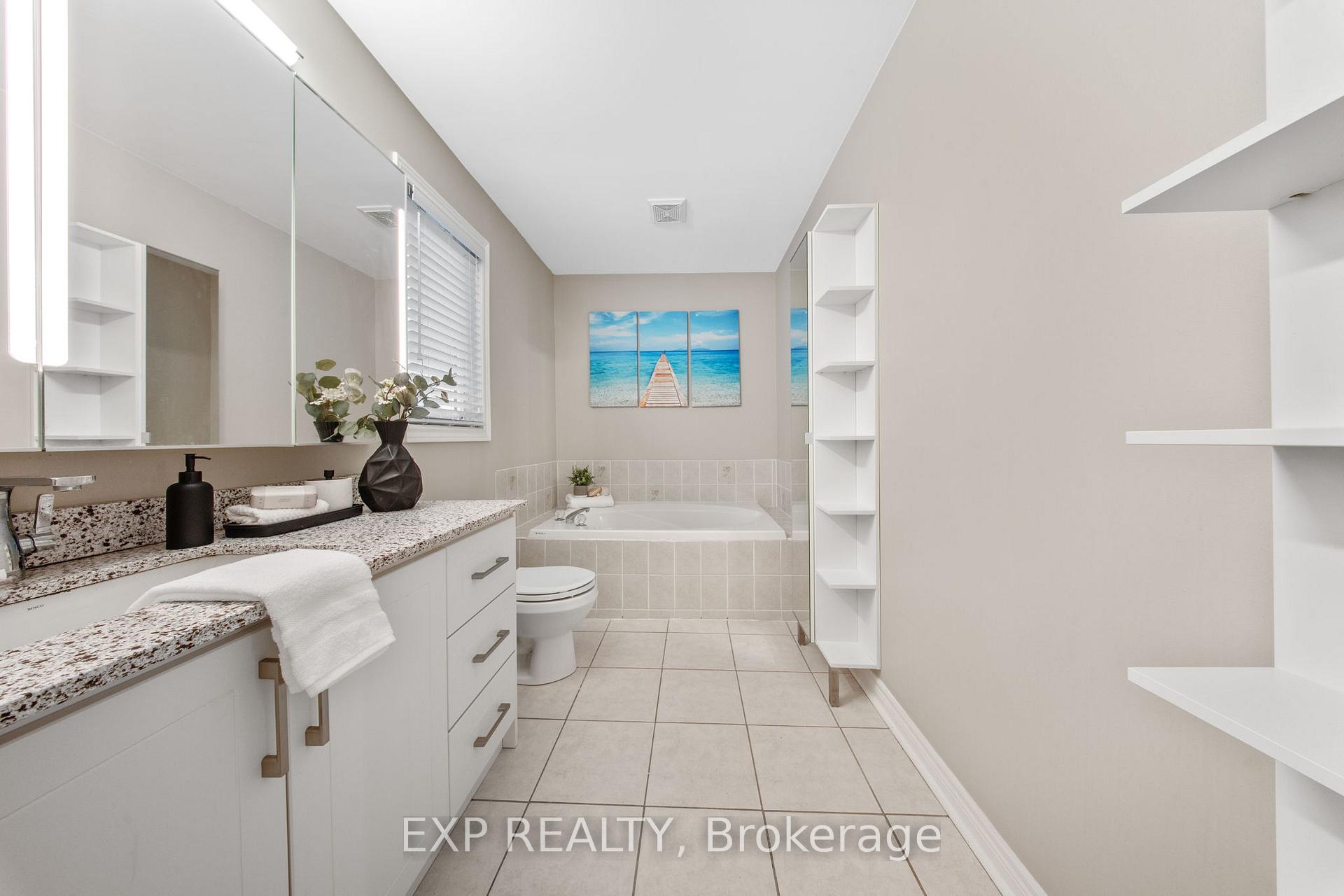 Photo 22 of 28 Divine Drive, Whitby, Rolling Acres — HOMEH