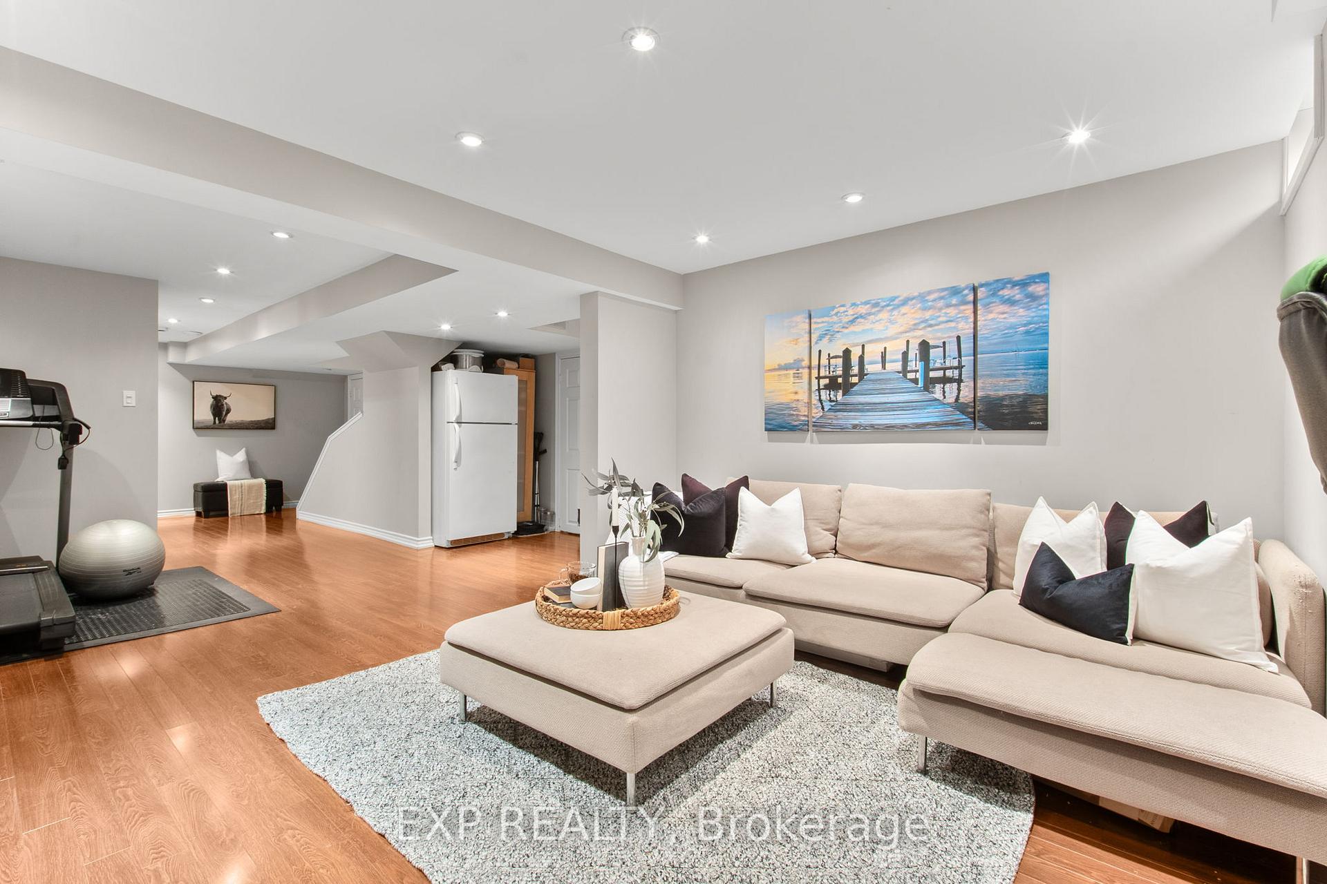 Photo 32 of 28 Divine Drive, Whitby, Rolling Acres — HOMEH