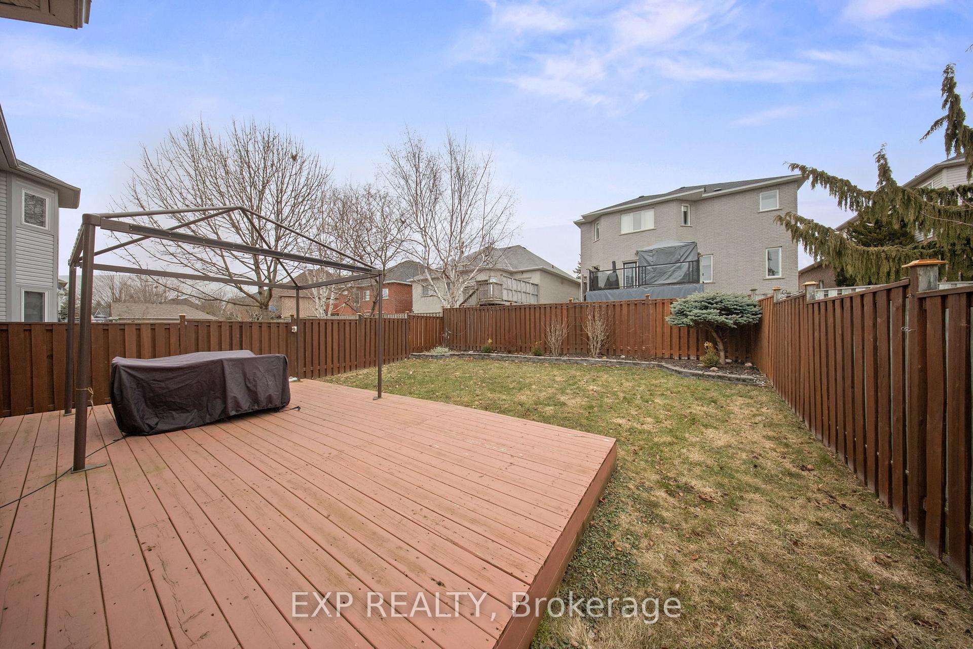Photo 37 of 28 Divine Drive, Whitby, Rolling Acres — HOMEH