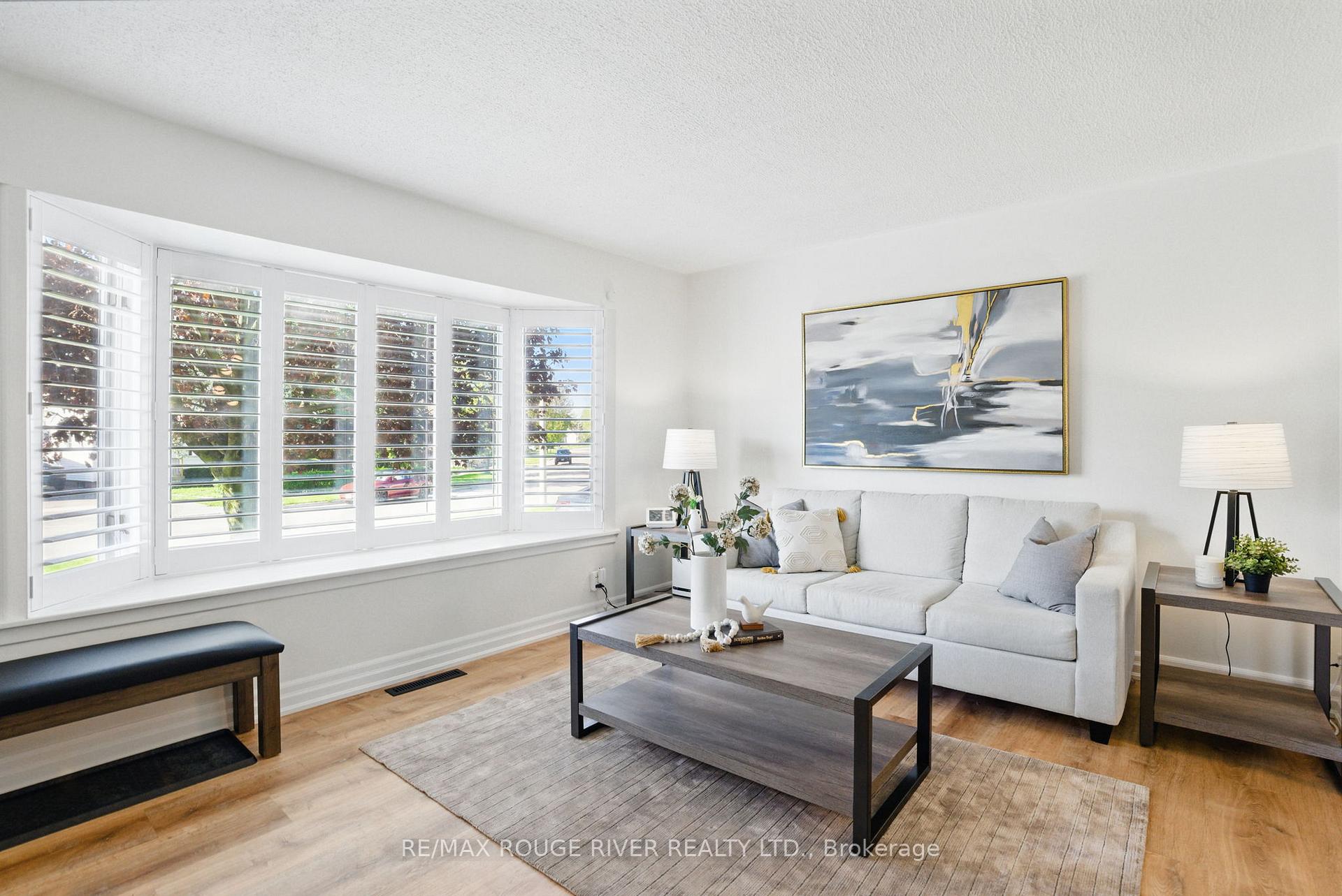 Photo 15 of 121 Exeter Road, Ajax, South East — HOMEH