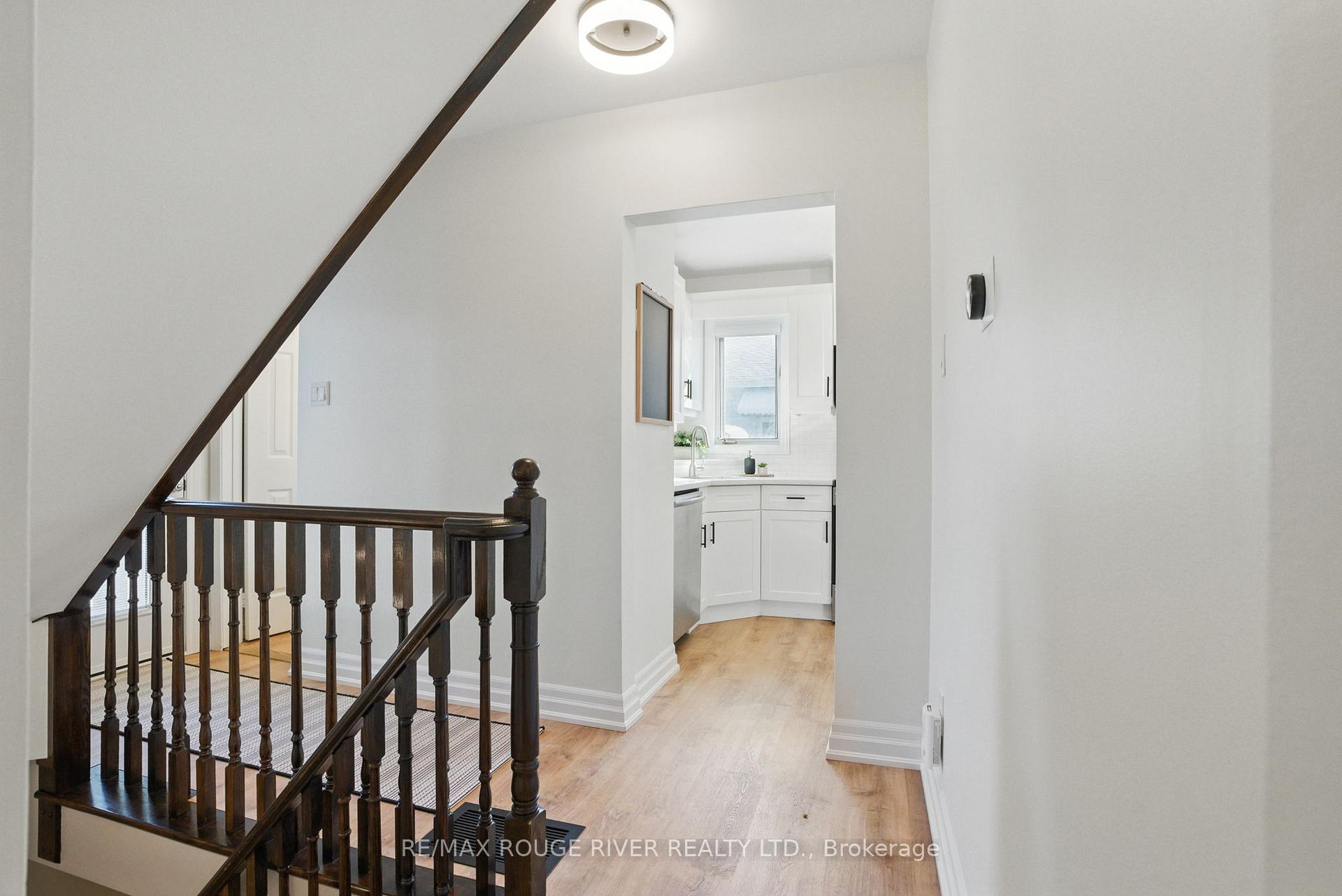 Photo 7 of 121 Exeter Road, Ajax, South East — HOMEH