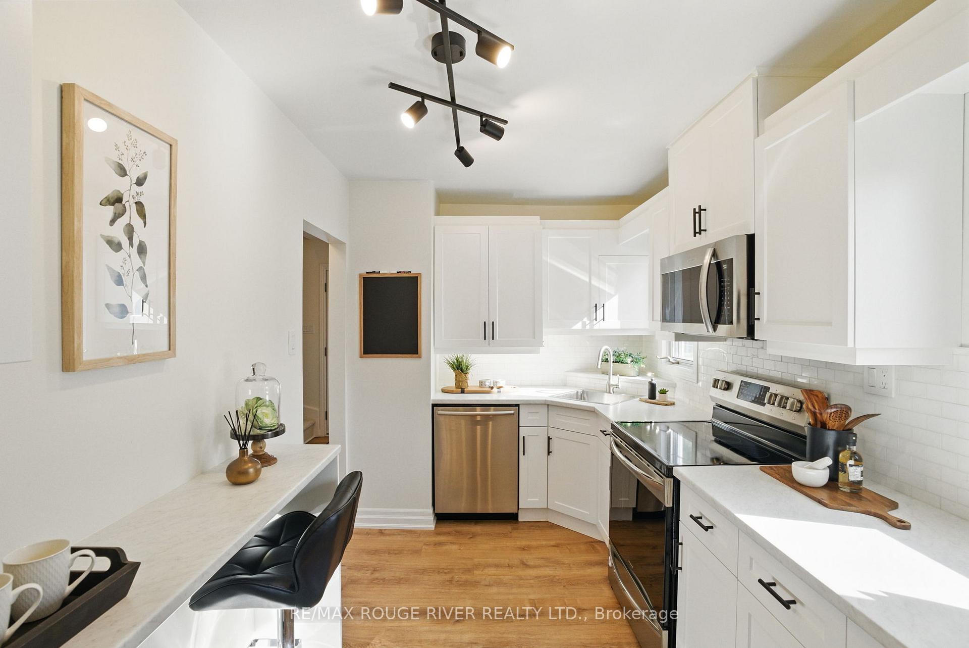 Photo 9 of 121 Exeter Road, Ajax, South East — HOMEH