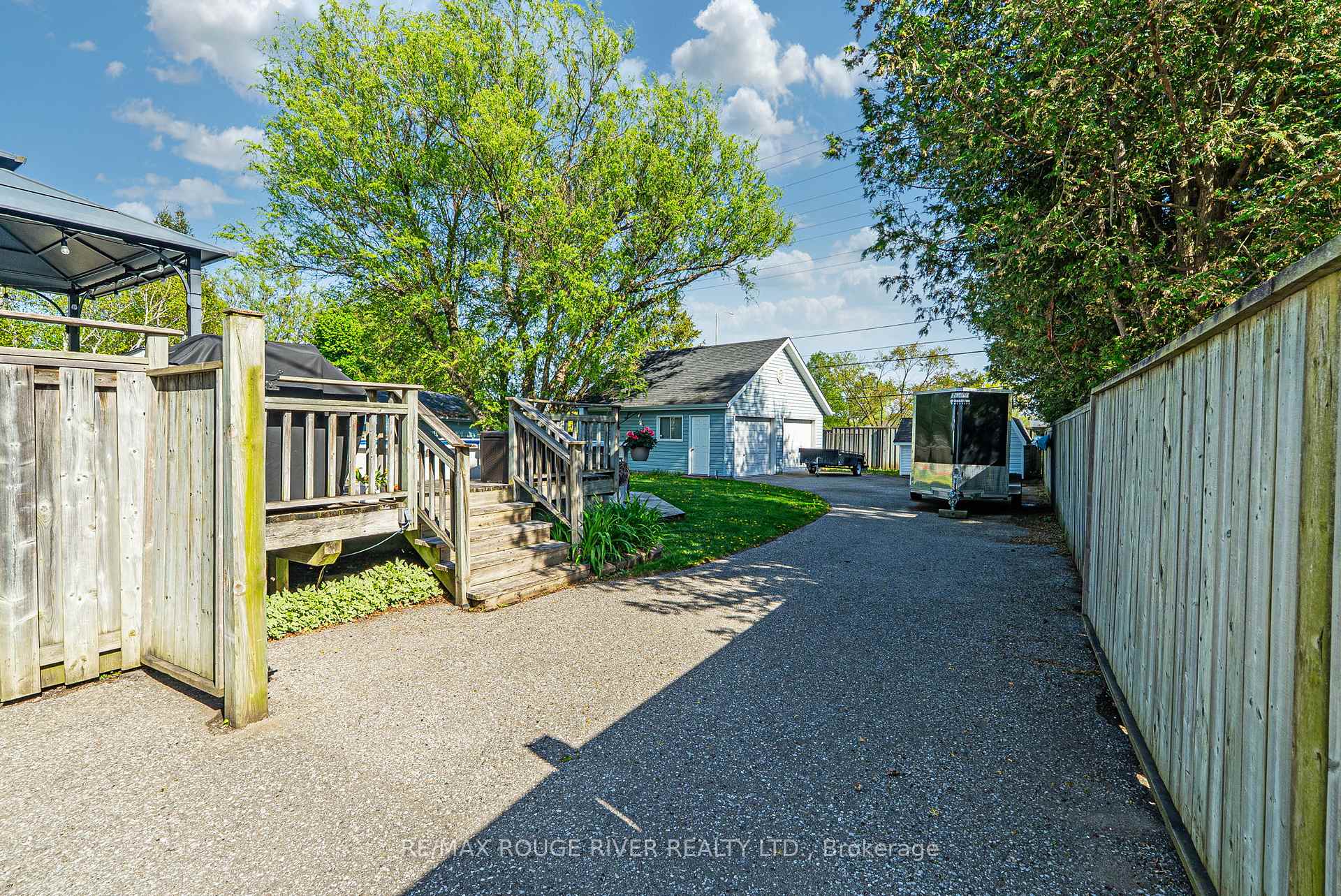 Photo 31 of 121 Exeter Road, Ajax, South East — HOMEH