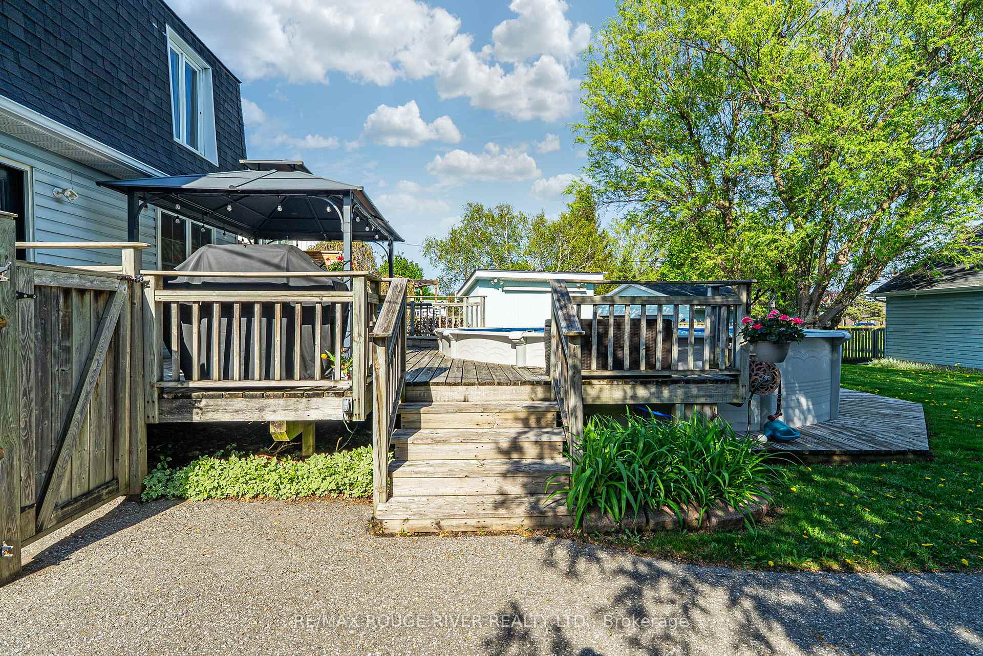 Photo 32 of 121 Exeter Road, Ajax, South East — HOMEH