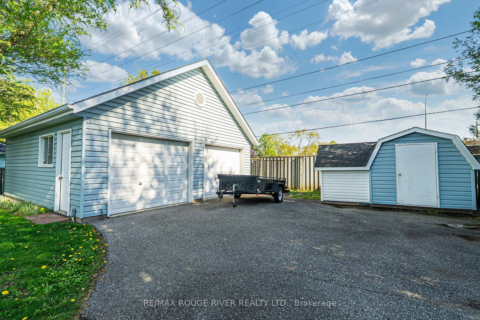 Photo 42 of 121 Exeter Road, Ajax, South East — HOMEH