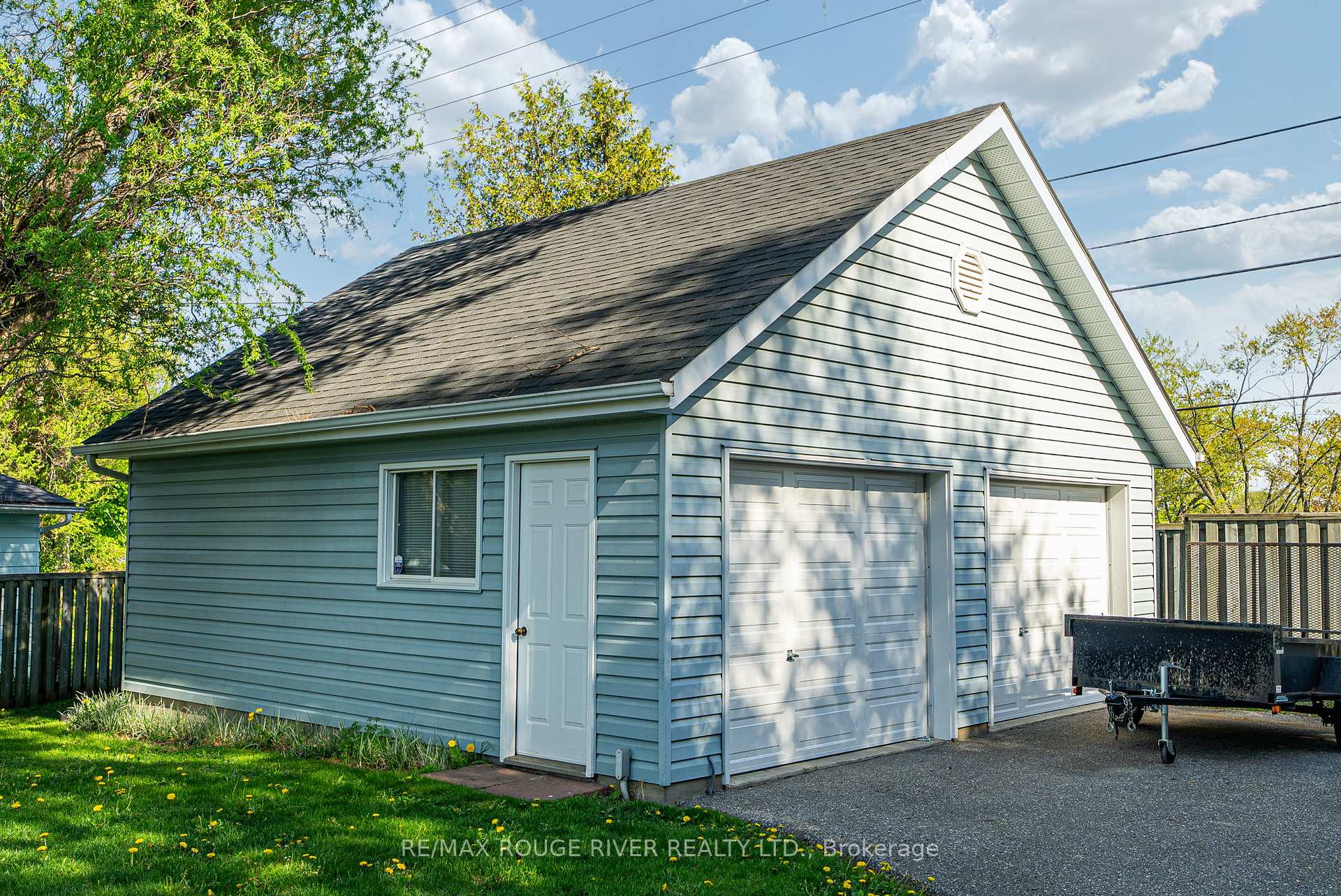 Photo 39 of 121 Exeter Road, Ajax, South East — HOMEH