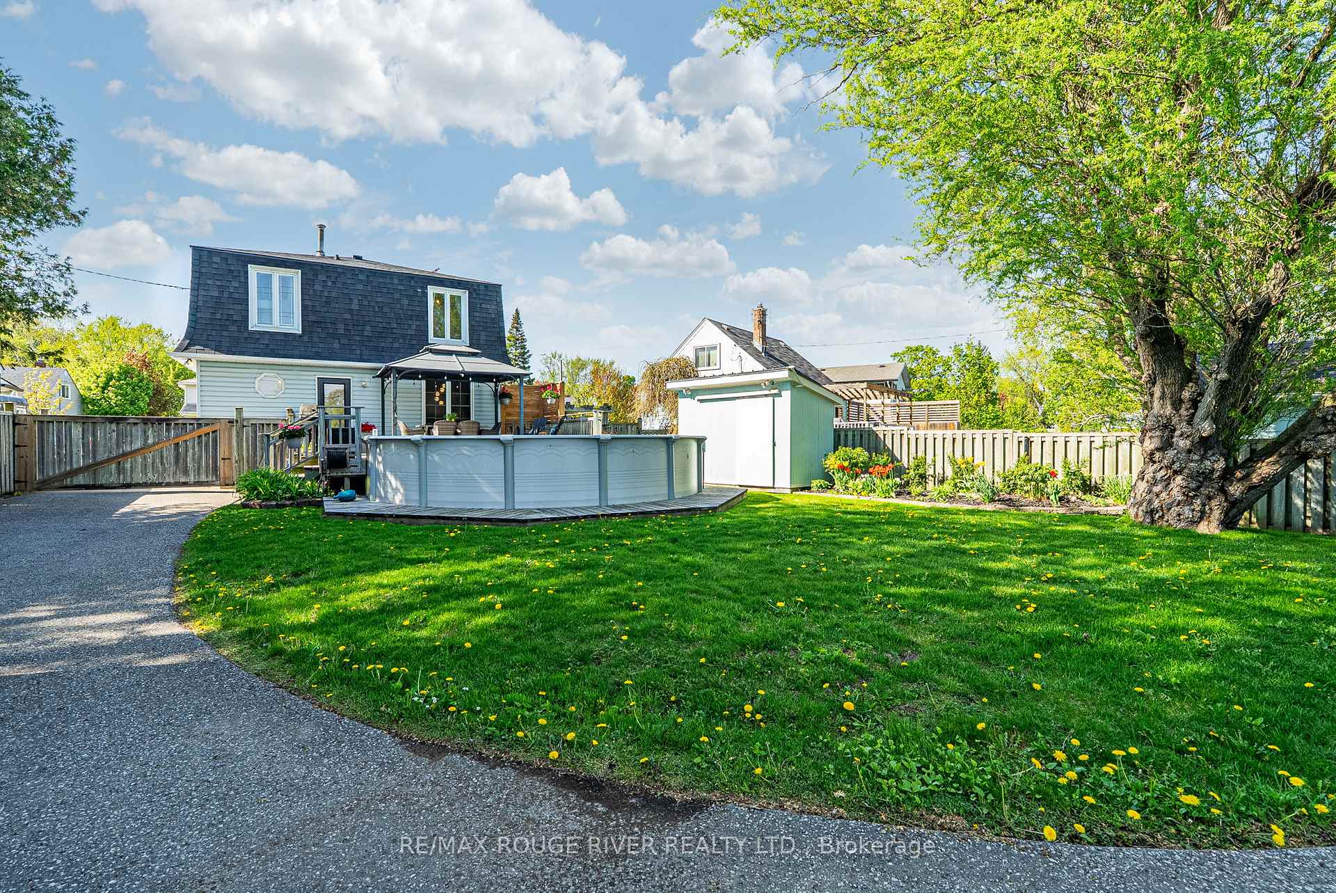 Photo 49 of 121 Exeter Road, Ajax, South East — HOMEH