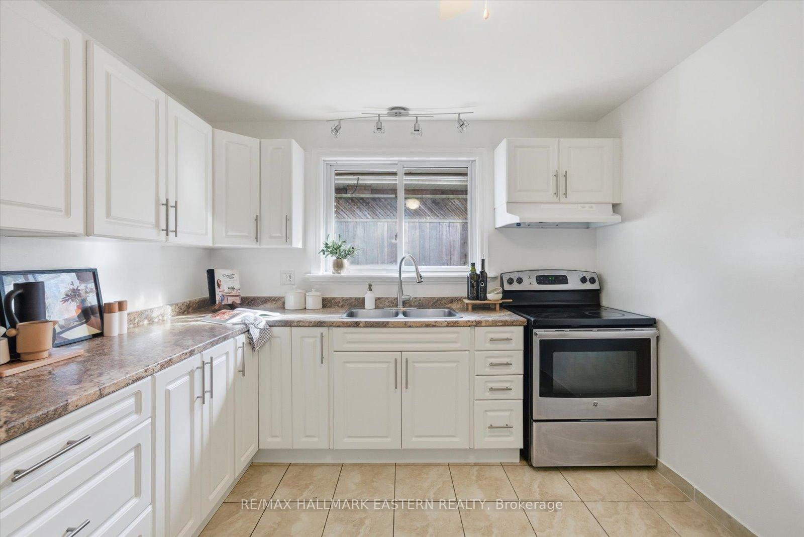 Photo 9 of 19-A & 19-1 Beechwood Drive, Peterborough, Monaghan Ward 2 — HOMEH
