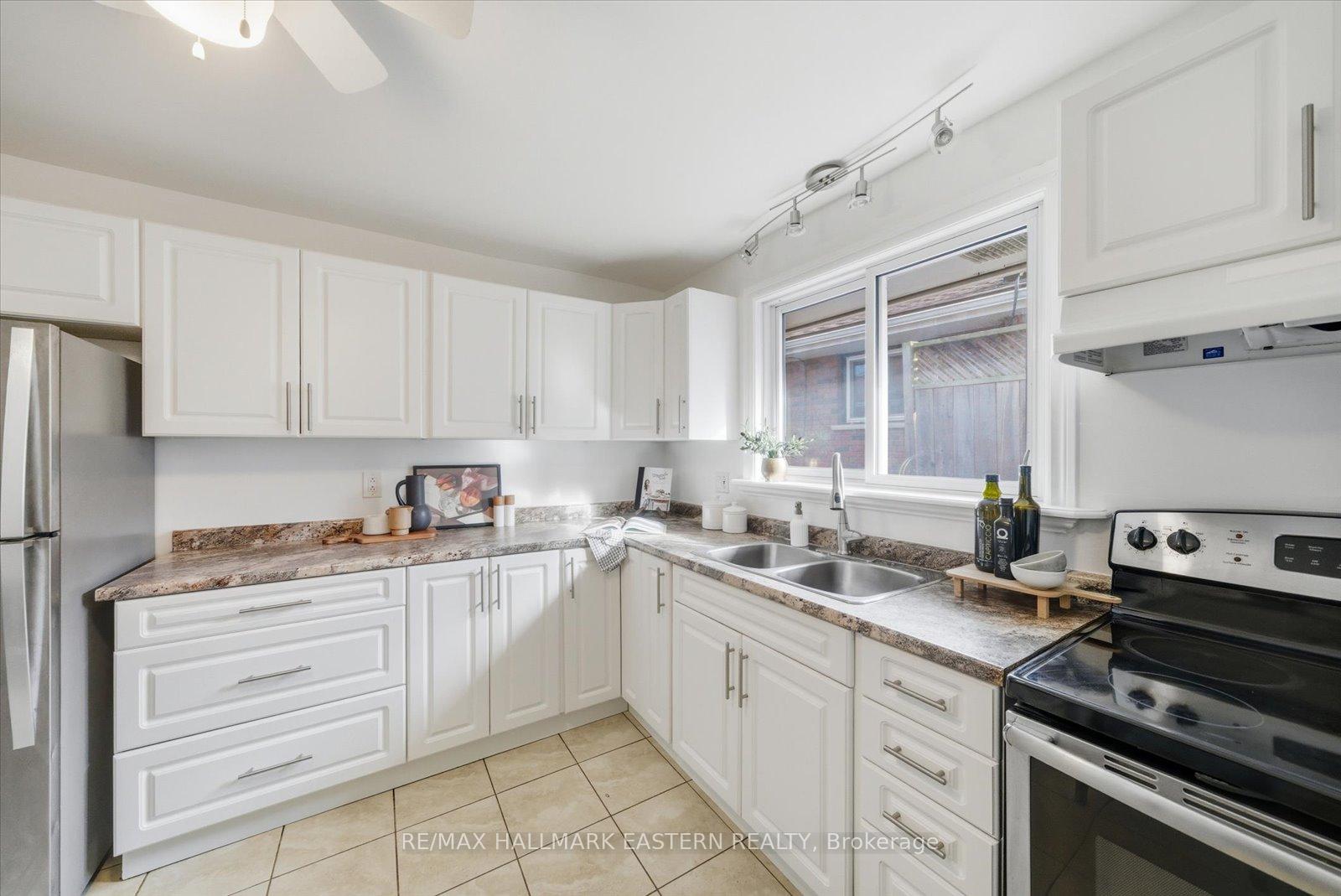 Photo 10 of 19-A & 19-1 Beechwood Drive, Peterborough, Monaghan Ward 2 — HOMEH