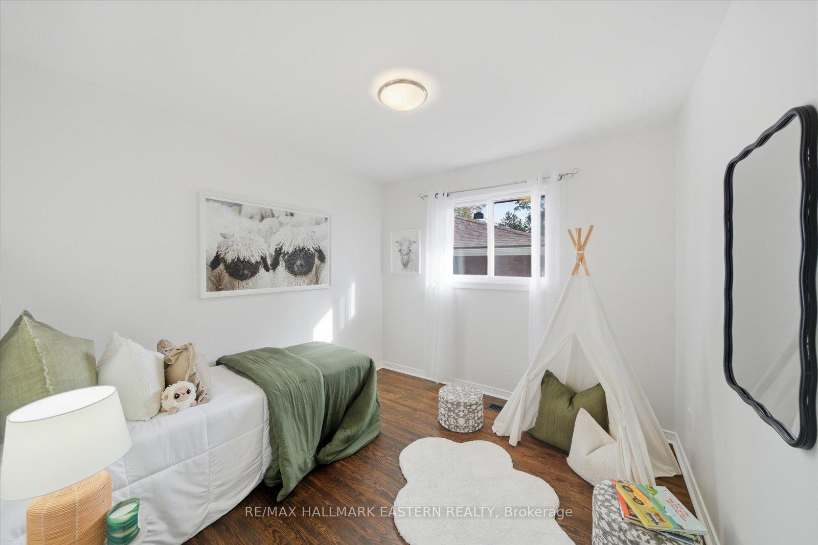Photo 16 of 19-A & 19-1 Beechwood Drive, Peterborough, Monaghan Ward 2 — HOMEH