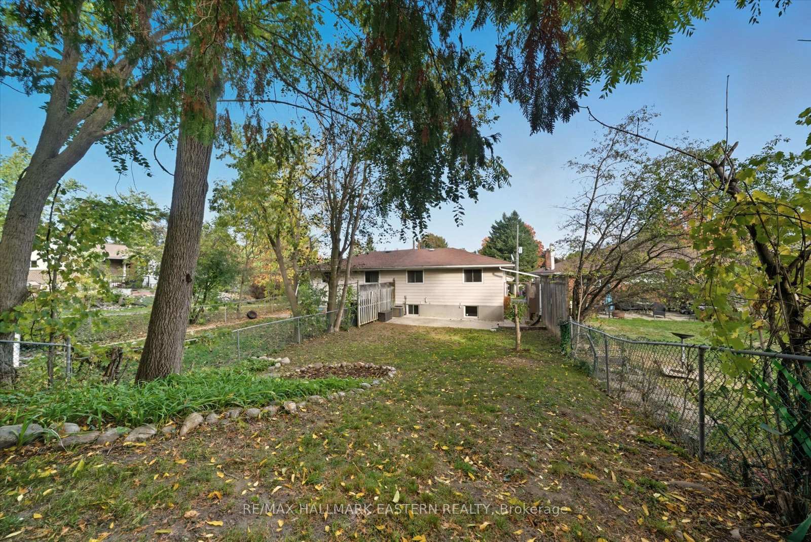 Photo 33 of 19-A & 19-1 Beechwood Drive, Peterborough, Monaghan Ward 2 — HOMEH