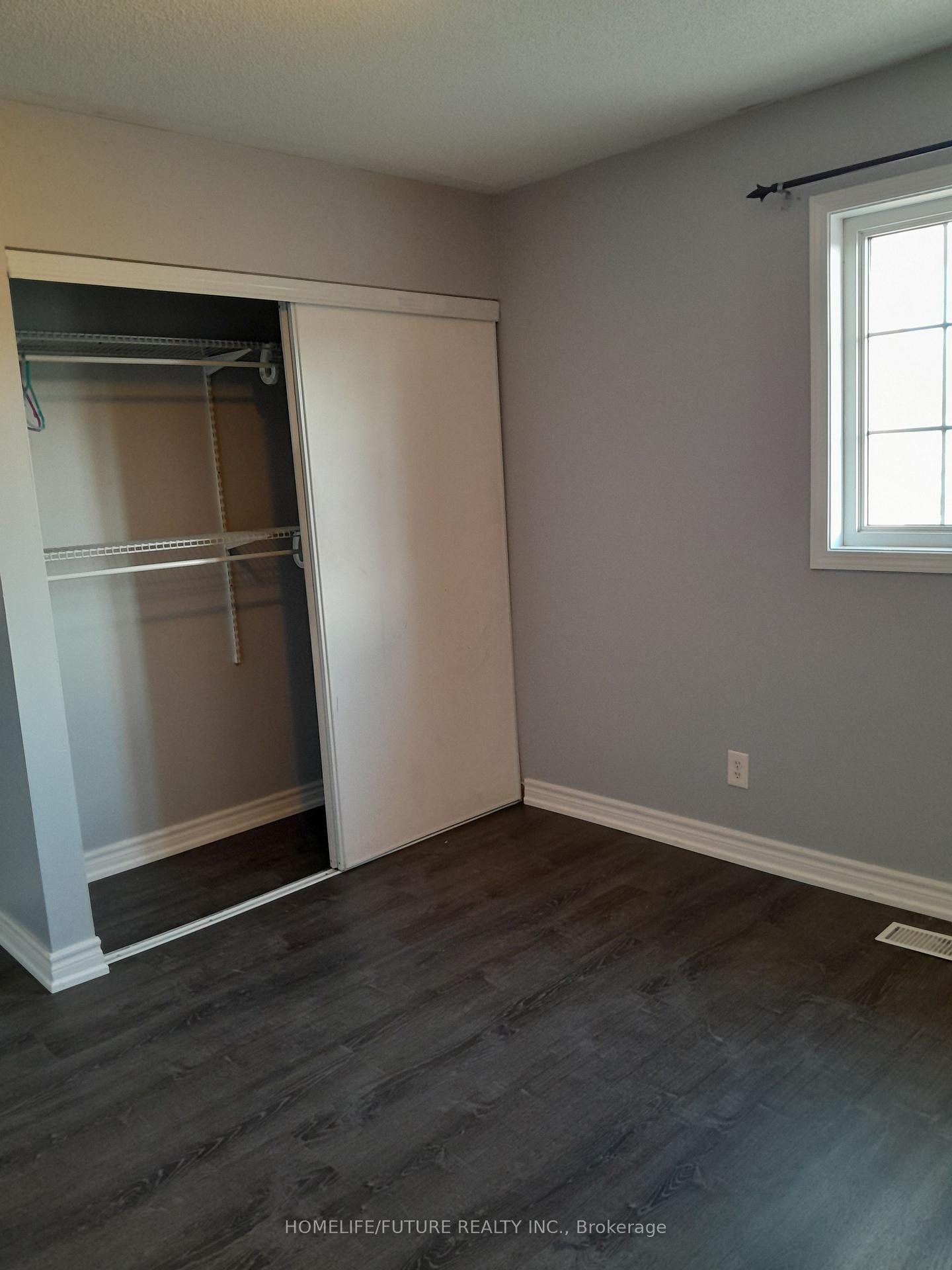 Photo 15 of 1524 Sarasota Crescent, Oshawa, Samac — HOMEH