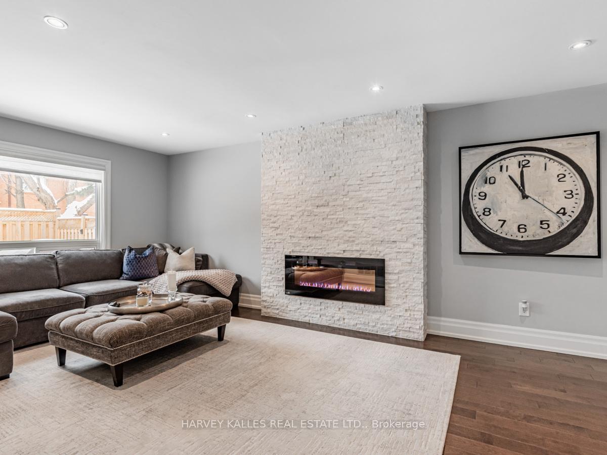 Photo 9 of 24 Edmund Seager Drive, Vaughan, Uplands — HOMEH