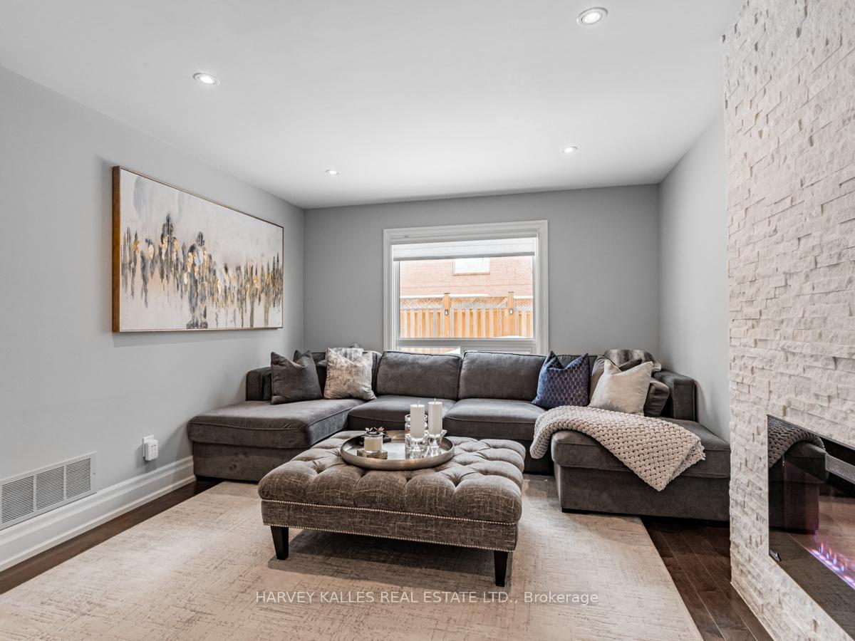 Photo 10 of 24 Edmund Seager Drive, Vaughan, Uplands — HOMEH