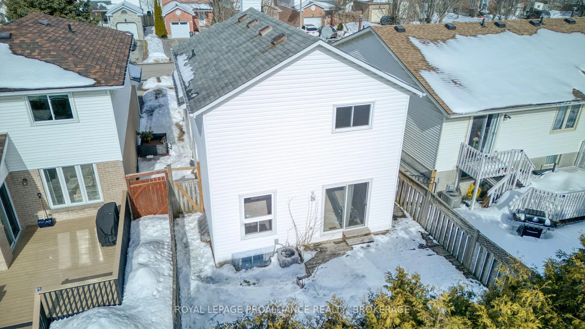 Photo 3 of 937 Killarney Crescent, Kingston, East Gardiners Rd — HOMEH