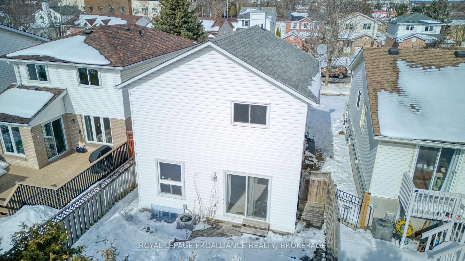 Photo 4 of 937 Killarney Crescent, Kingston, East Gardiners Rd — HOMEH