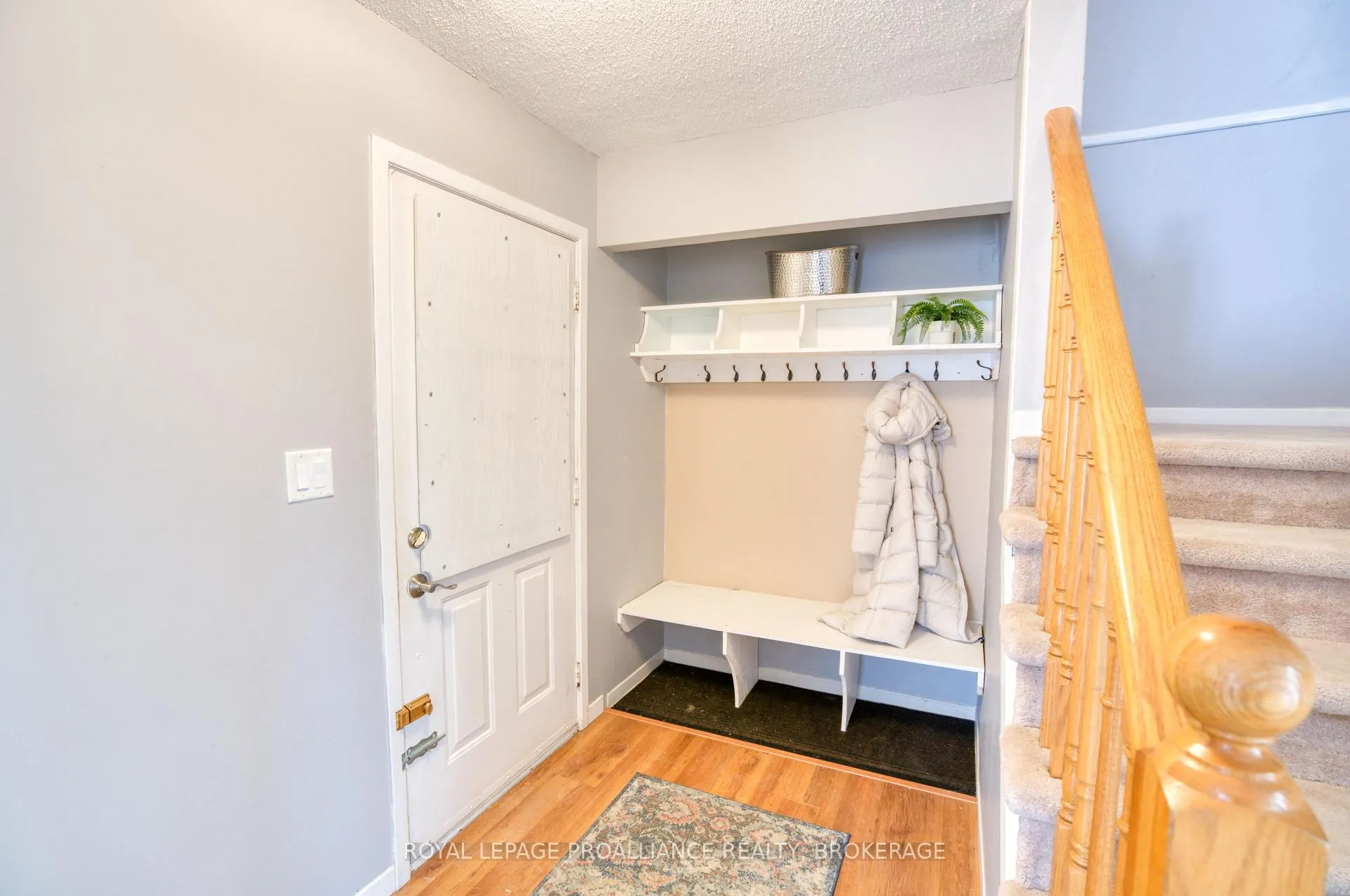 Photo 6 of 937 Killarney Crescent, Kingston, East Gardiners Rd — HOMEH