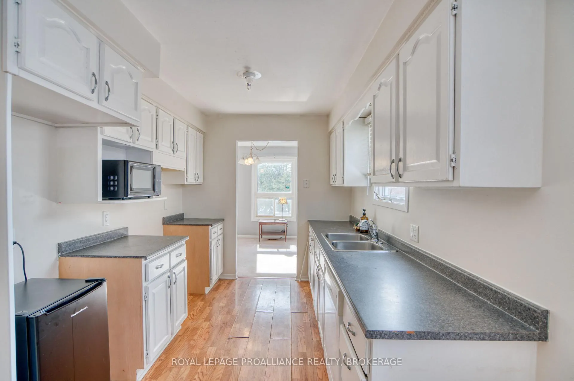 Photo 9 of 937 Killarney Crescent, Kingston, East Gardiners Rd — HOMEH