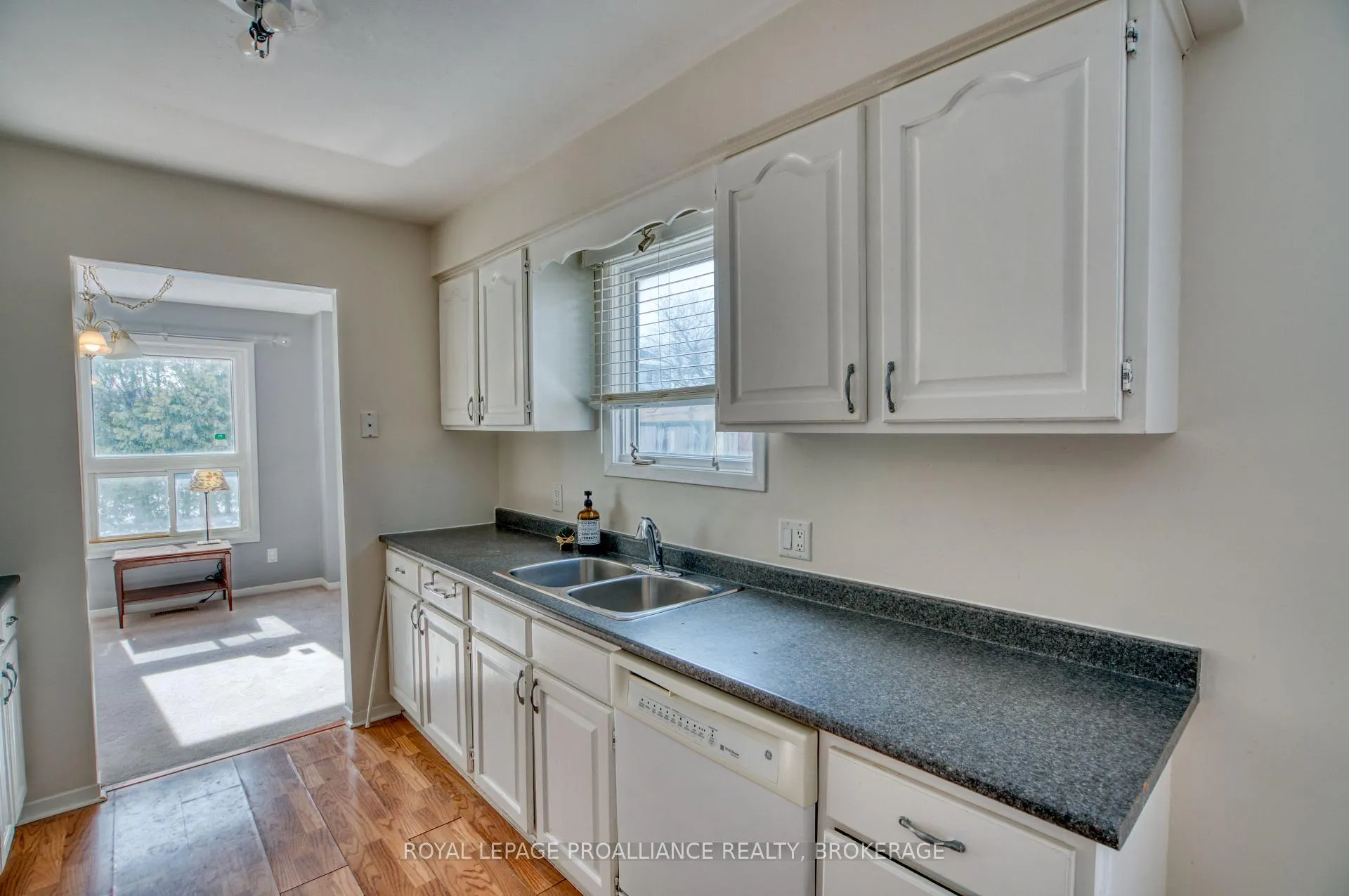 Photo 11 of 937 Killarney Crescent, Kingston, East Gardiners Rd — HOMEH