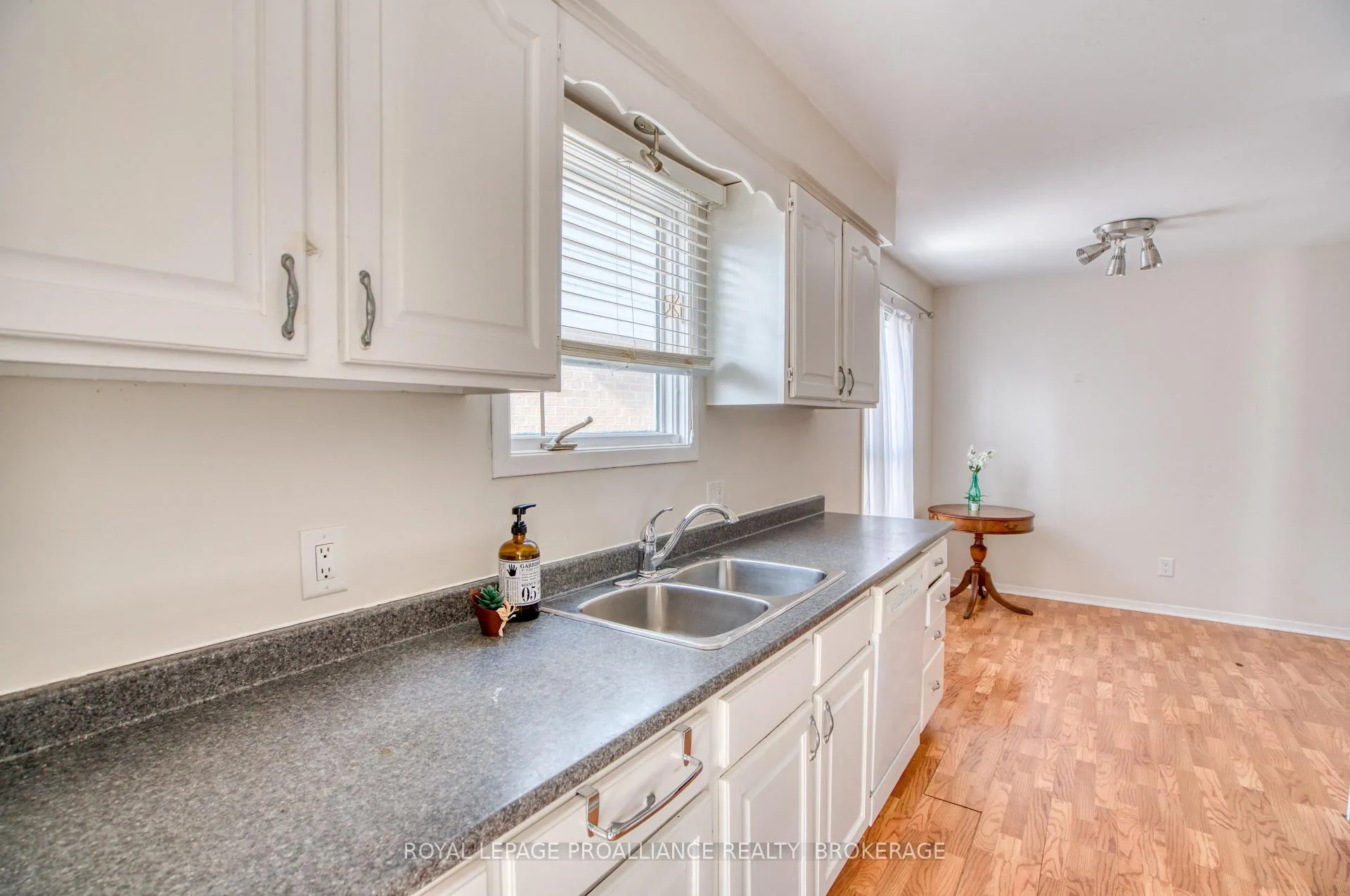 Photo 18 of 937 Killarney Crescent, Kingston, East Gardiners Rd — HOMEH