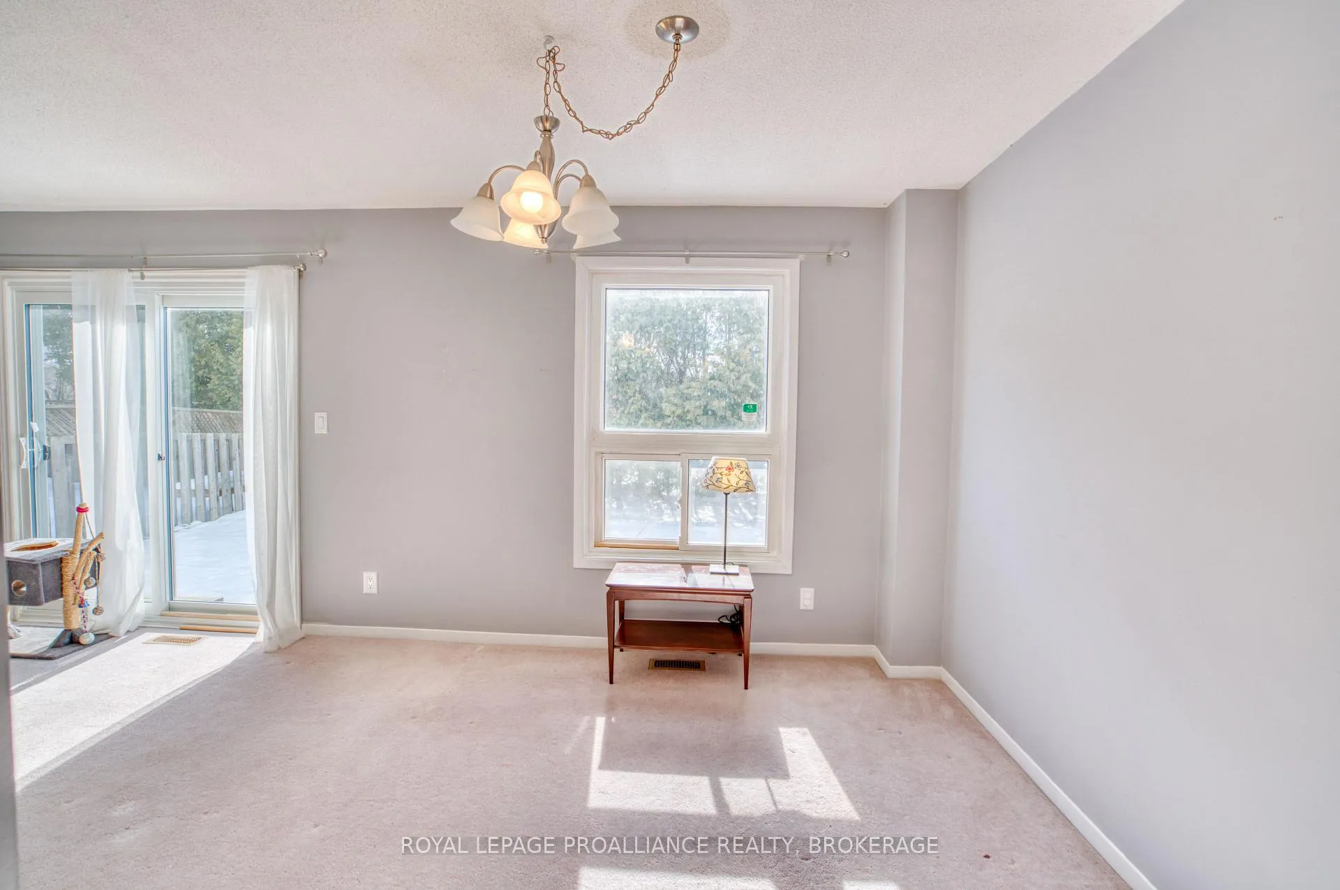 Photo 19 of 937 Killarney Crescent, Kingston, East Gardiners Rd — HOMEH