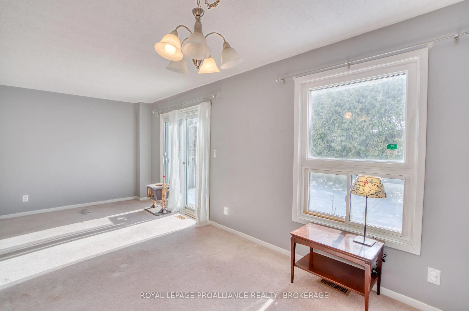 Photo 20 of 937 Killarney Crescent, Kingston, East Gardiners Rd — HOMEH
