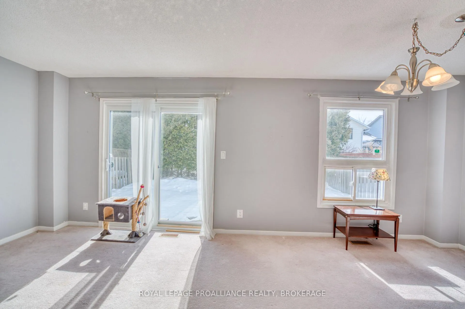 Photo 21 of 937 Killarney Crescent, Kingston, East Gardiners Rd — HOMEH