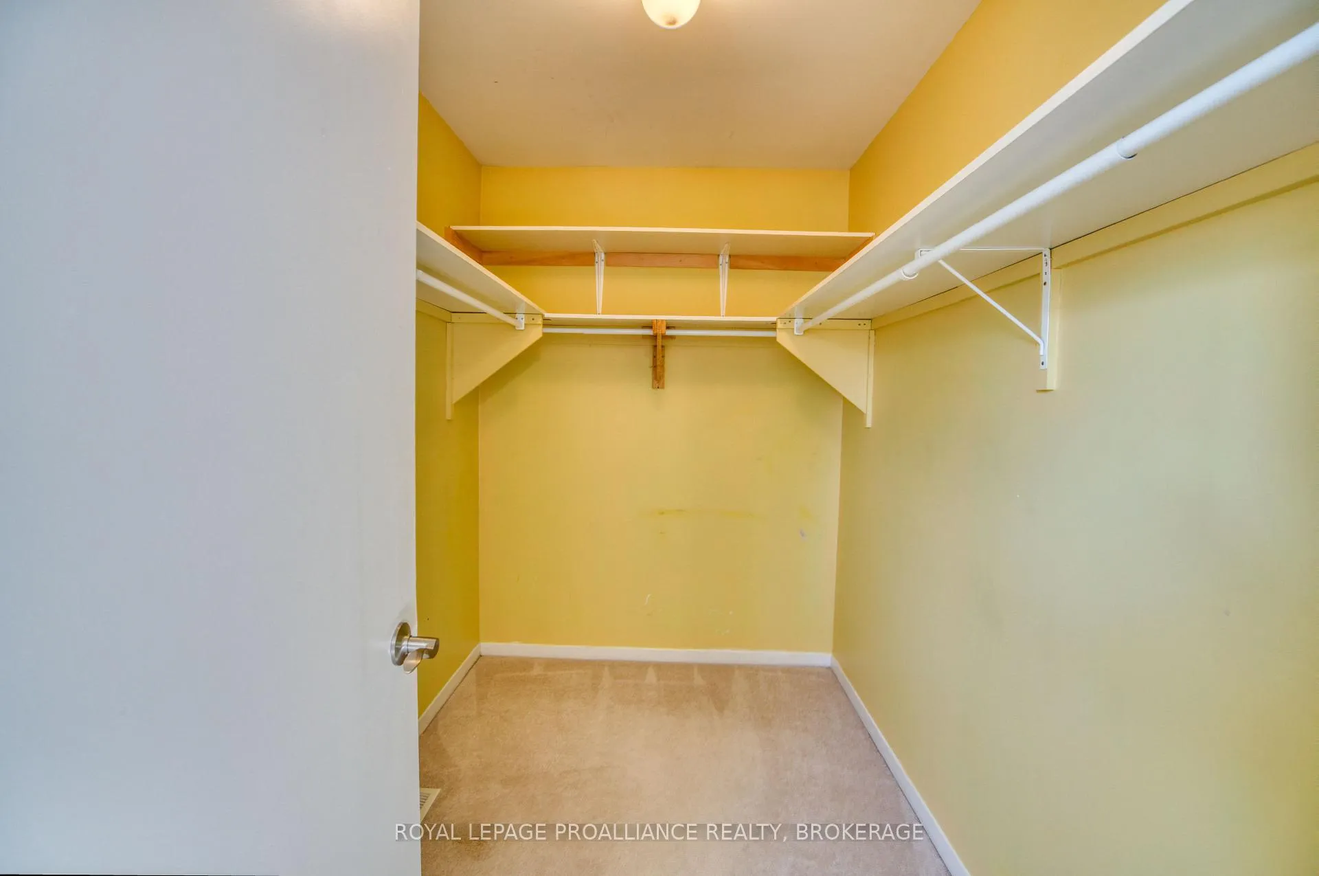 Photo 29 of 937 Killarney Crescent, Kingston, East Gardiners Rd — HOMEH