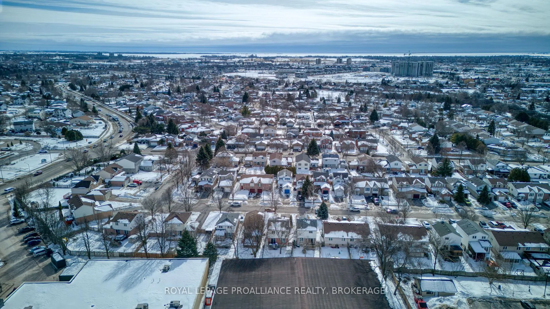 Photo 36 of 937 Killarney Crescent, Kingston, East Gardiners Rd — HOMEH