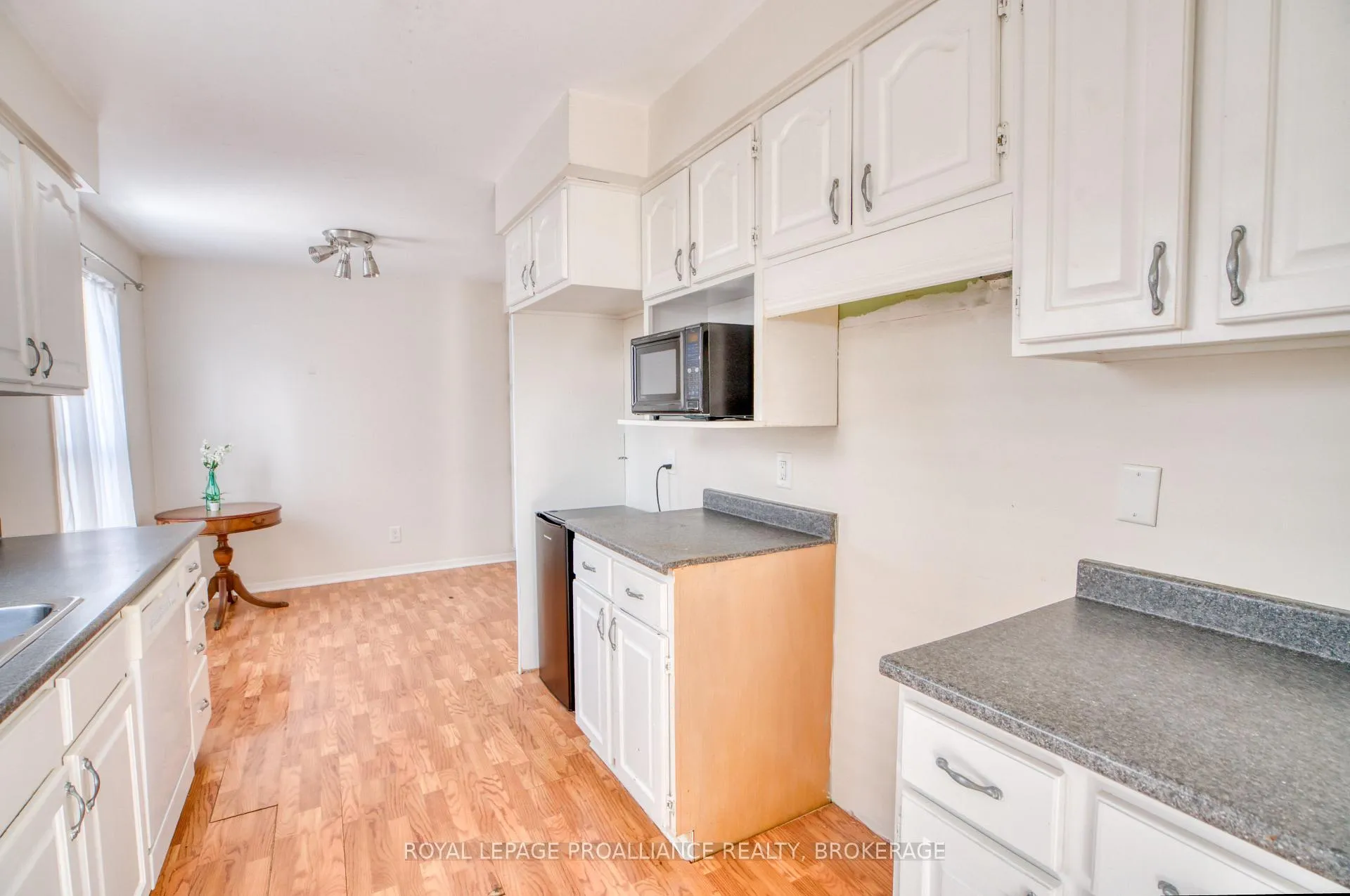 Photo 41 of 937 Killarney Crescent, Kingston, East Gardiners Rd — HOMEH