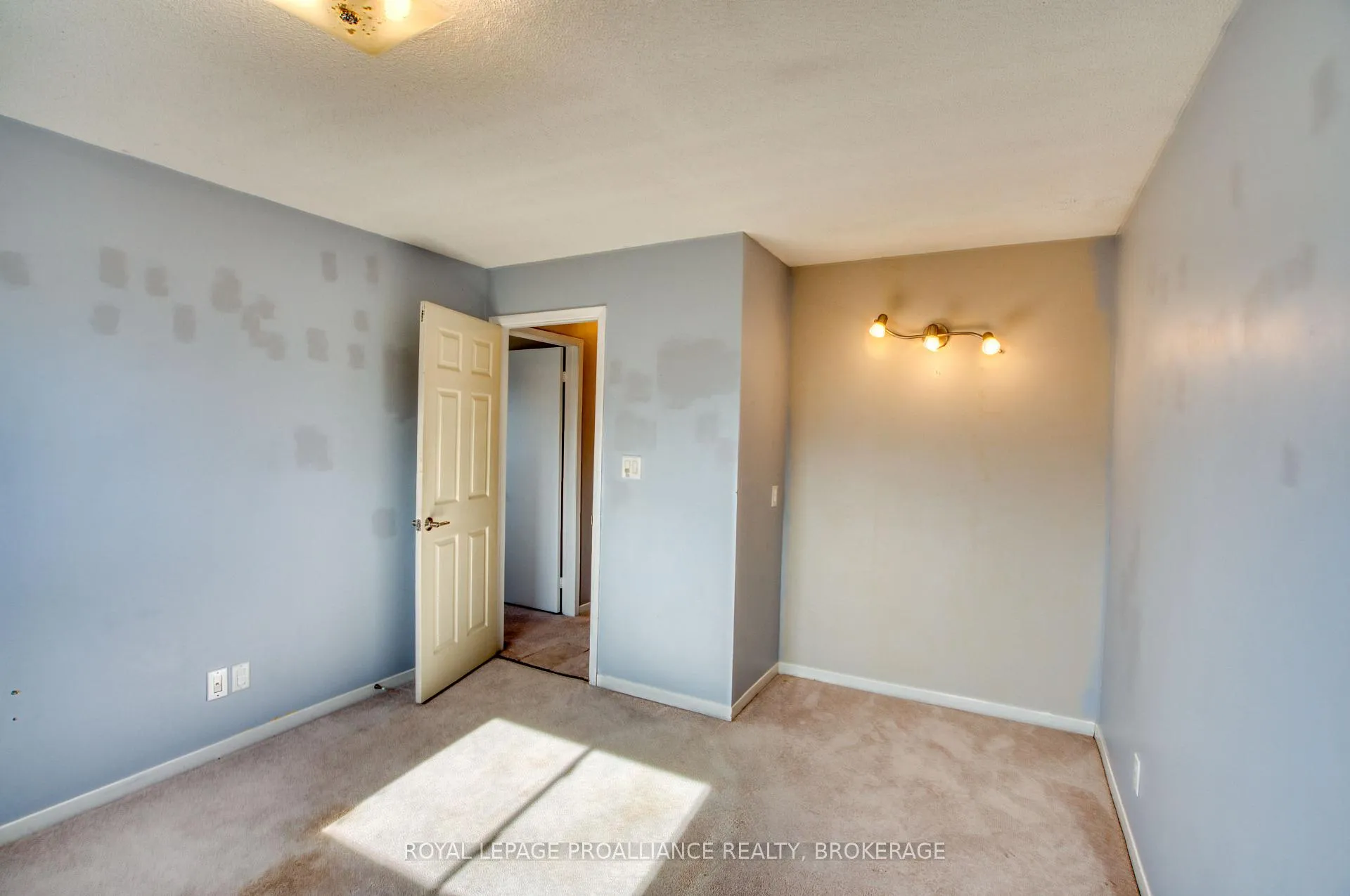 Photo 48 of 937 Killarney Crescent, Kingston, East Gardiners Rd — HOMEH