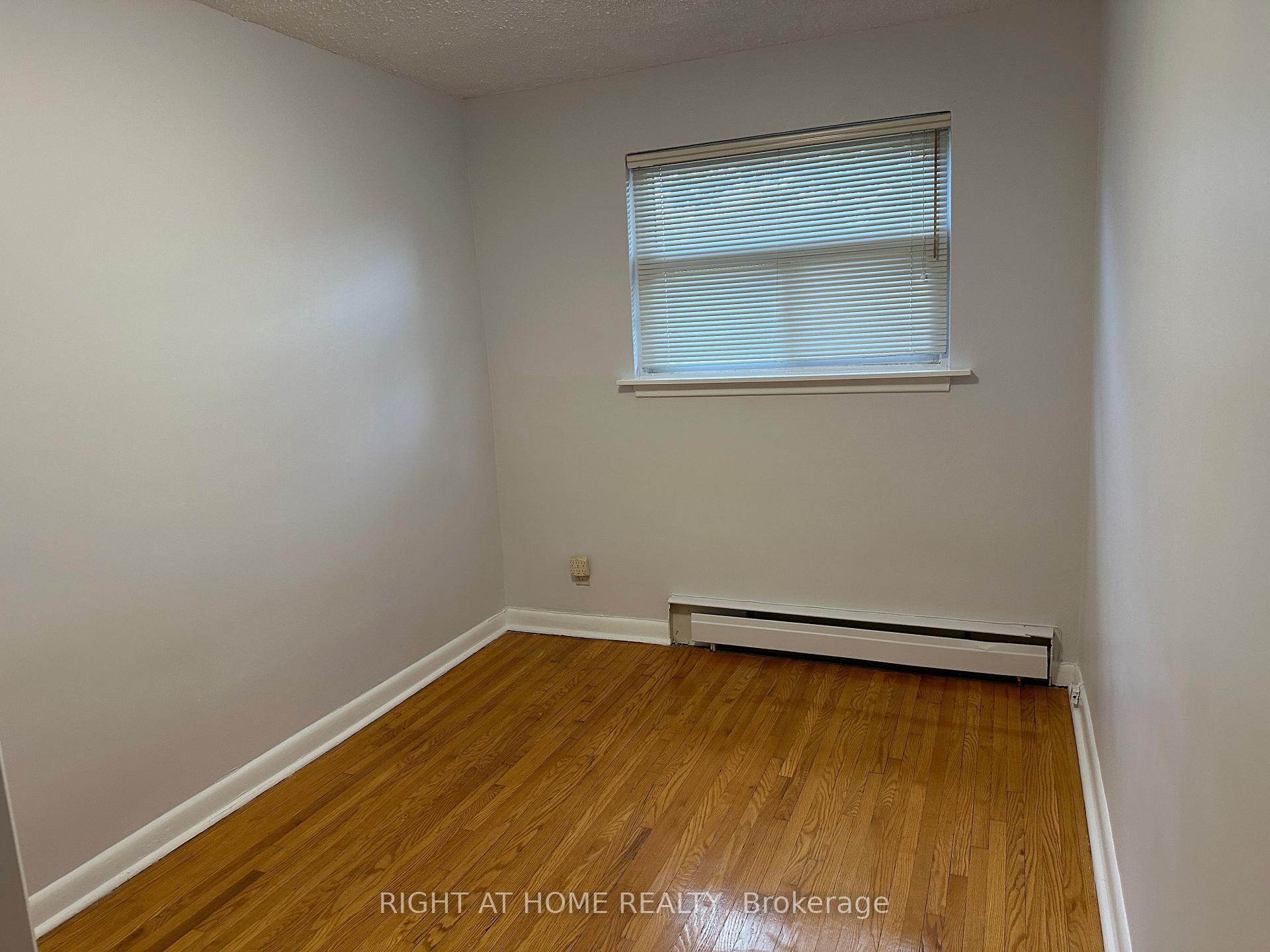 Photo 8 of Unit 5, 1033 Ravine Road, Oshawa, Lakeview — HOMEH