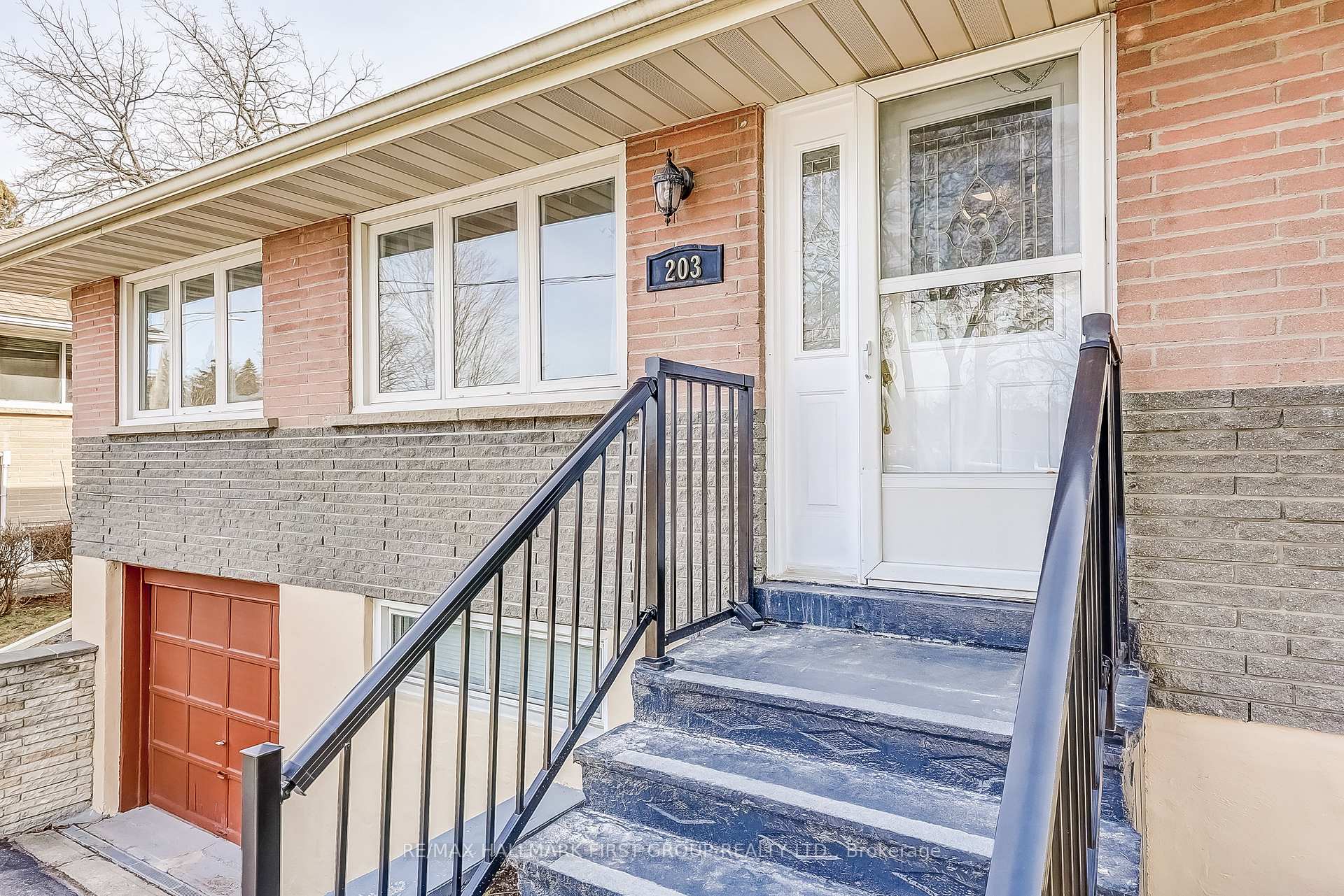 Photo 3 of 203 Hallett Avenue, Whitby, Lynde Creek — HOMEH