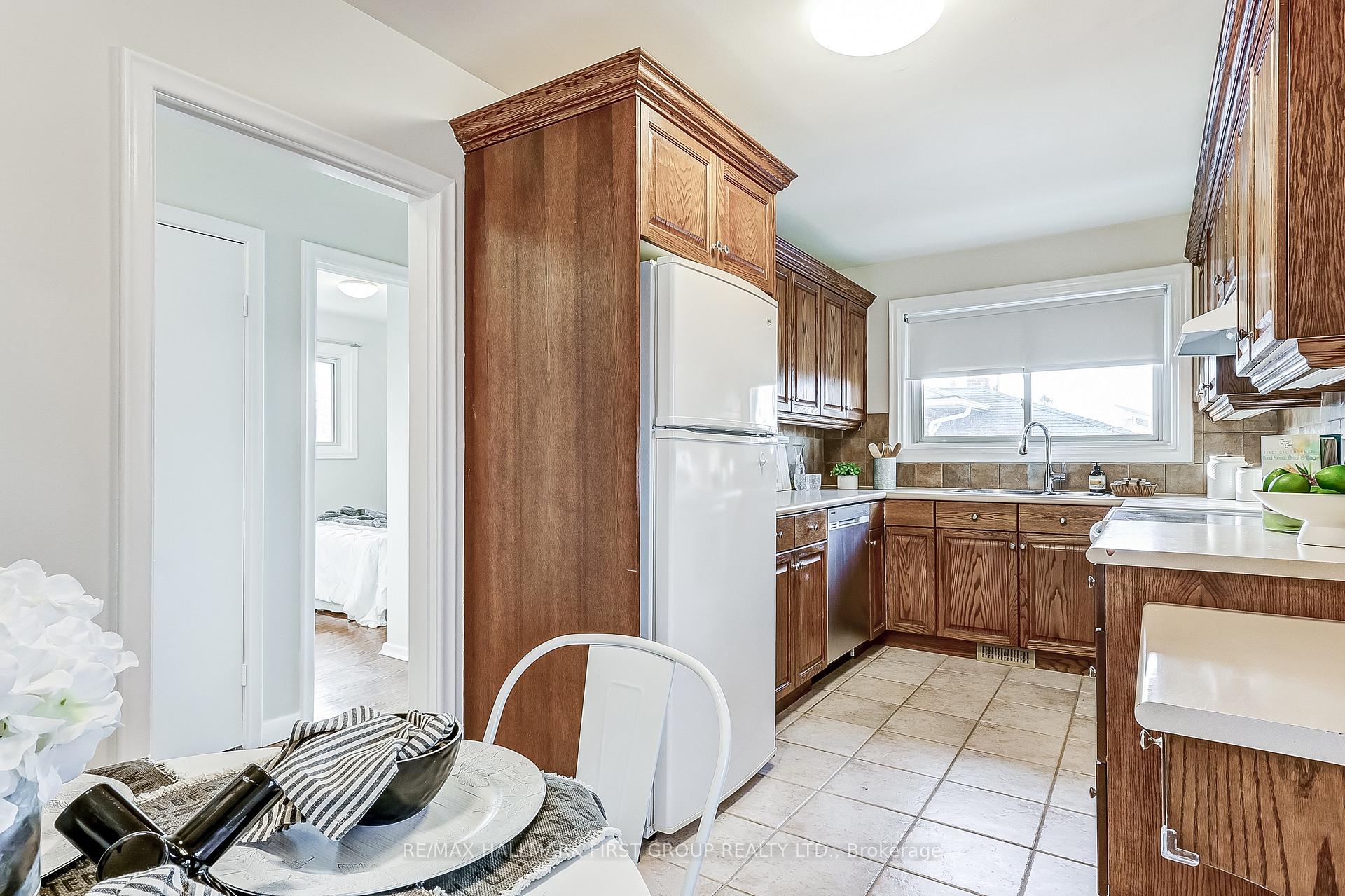 Photo 10 of 203 Hallett Avenue, Whitby, Lynde Creek — HOMEH