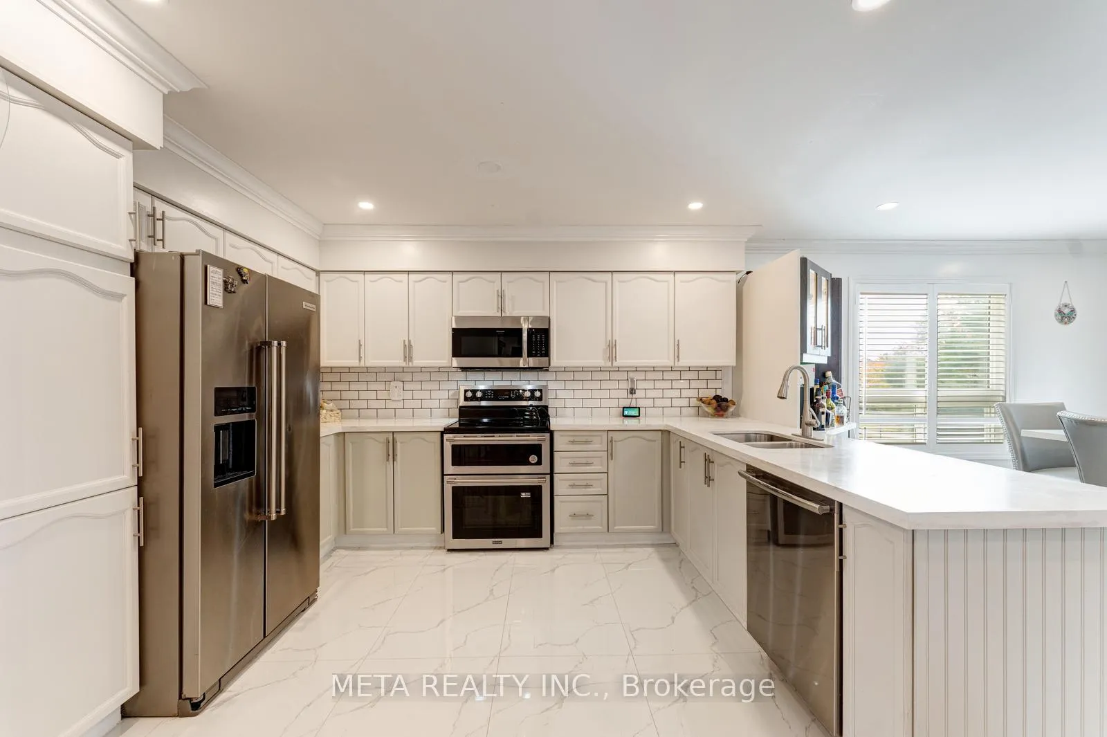 Photo 11 of 49 Red Pine Crescent, Wasaga Beach — HOMEH