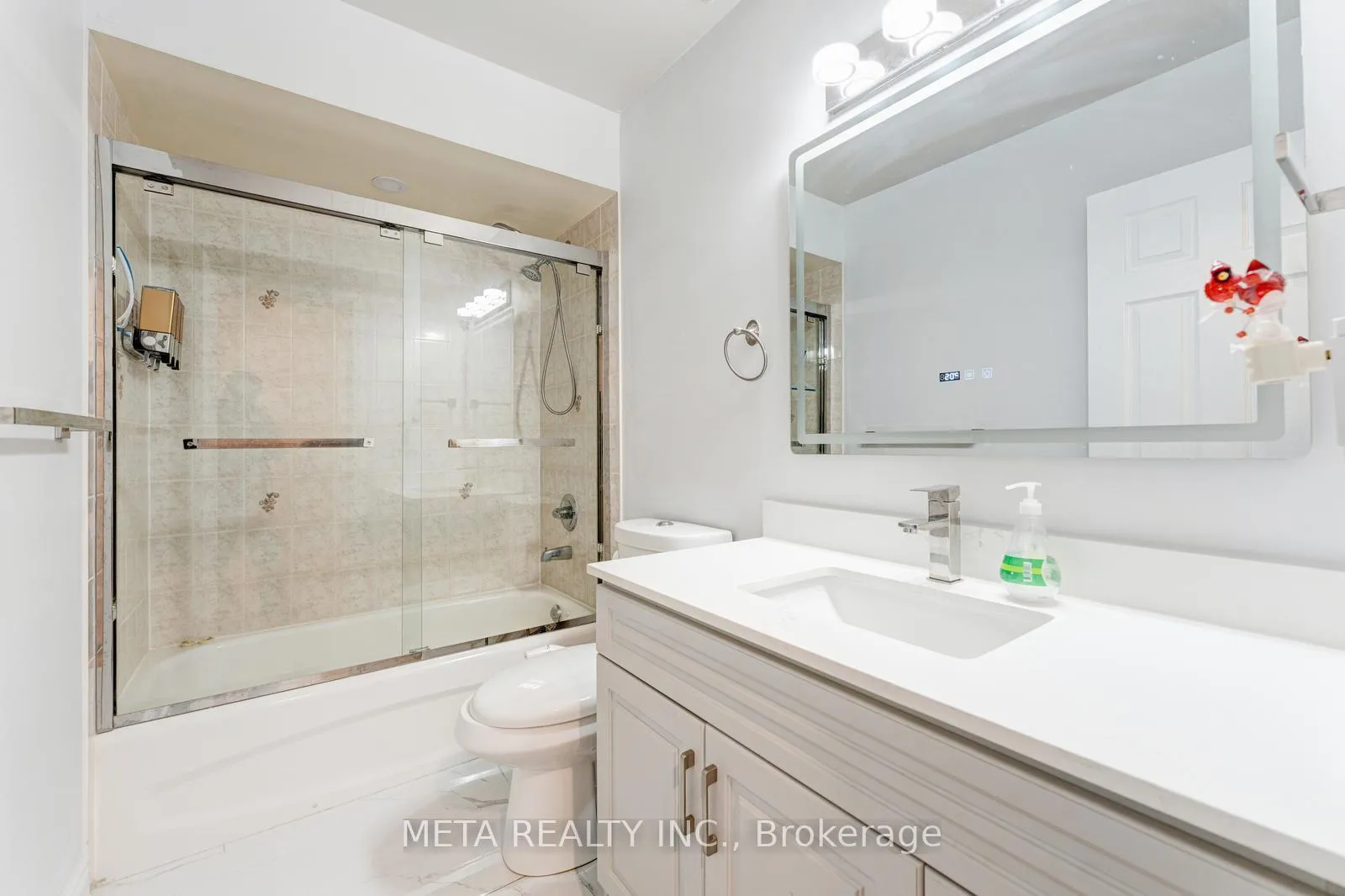 Photo 17 of 49 Red Pine Crescent, Wasaga Beach — HOMEH