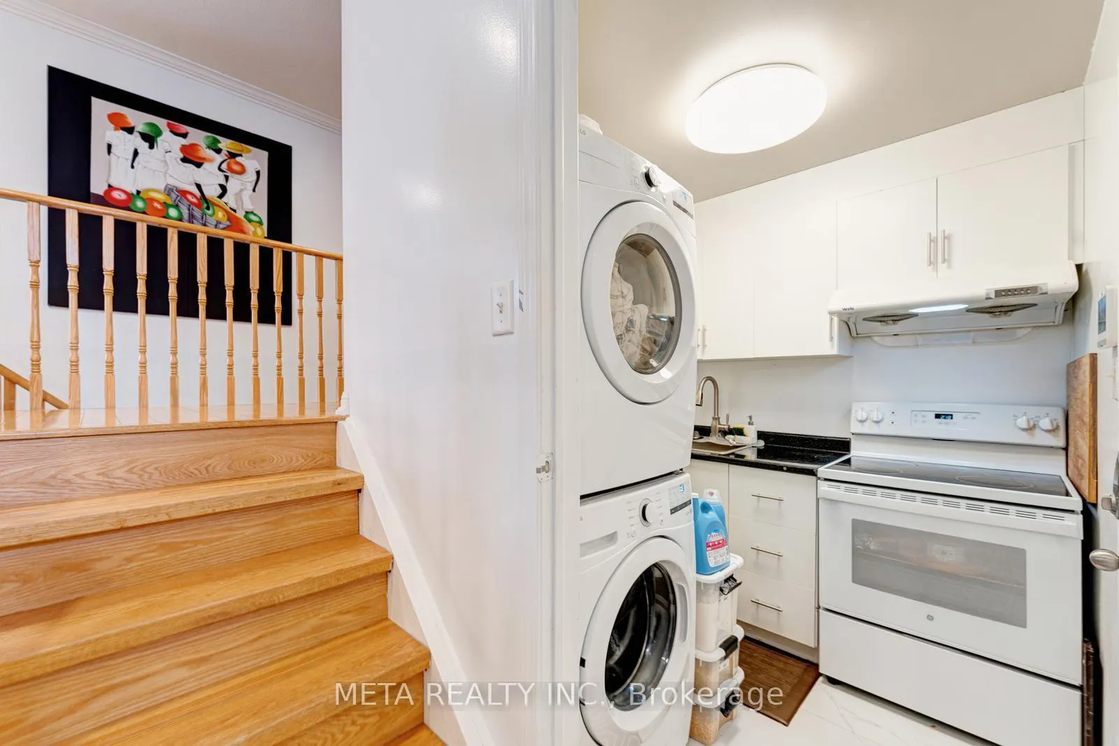 Photo 18 of 49 Red Pine Crescent, Wasaga Beach — HOMEH