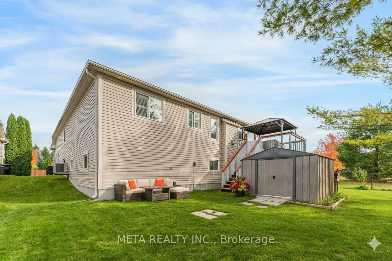 Photo 26 of 49 Red Pine Crescent, Wasaga Beach — HOMEH