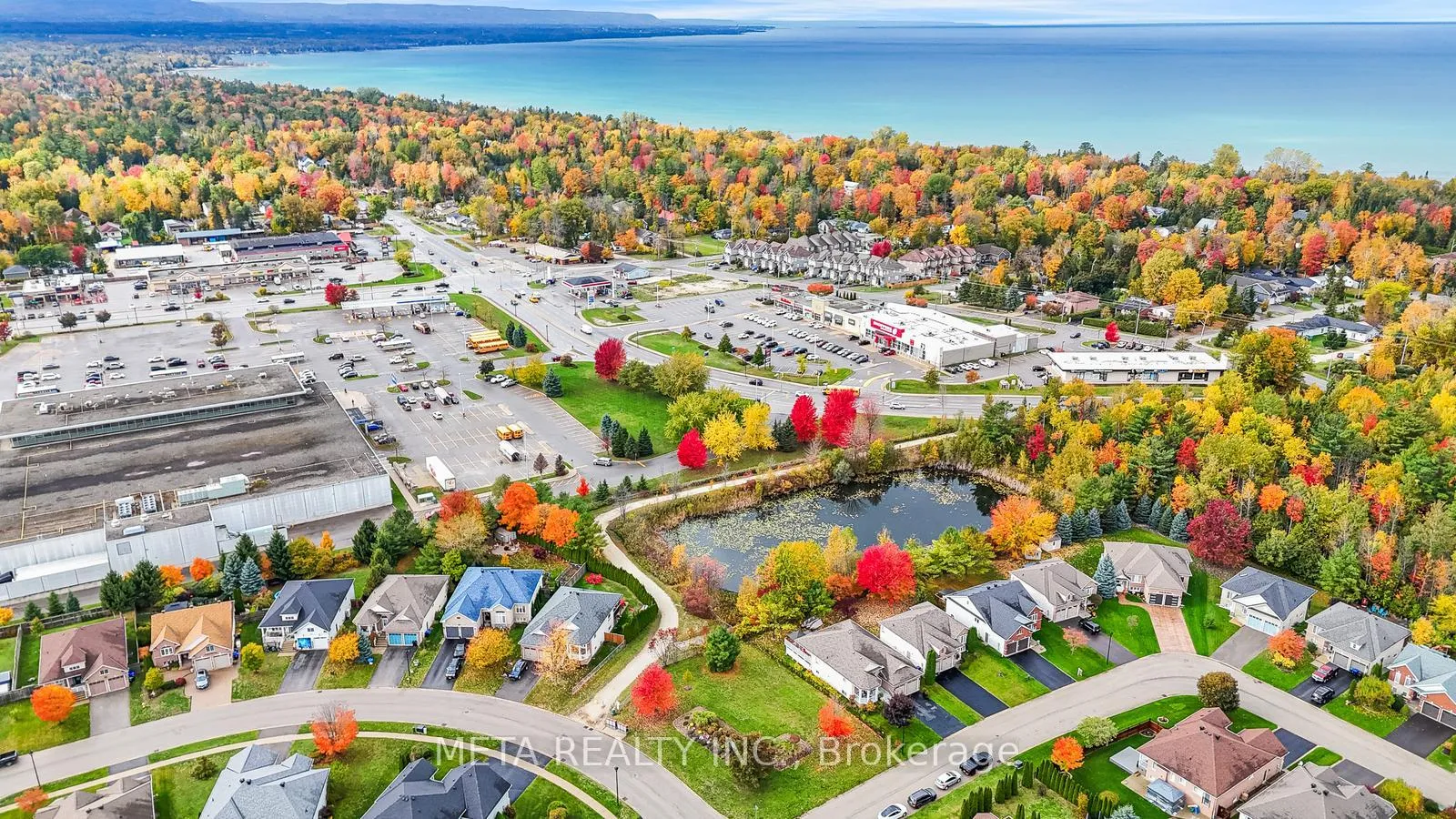 Photo 31 of 49 Red Pine Crescent, Wasaga Beach — HOMEH