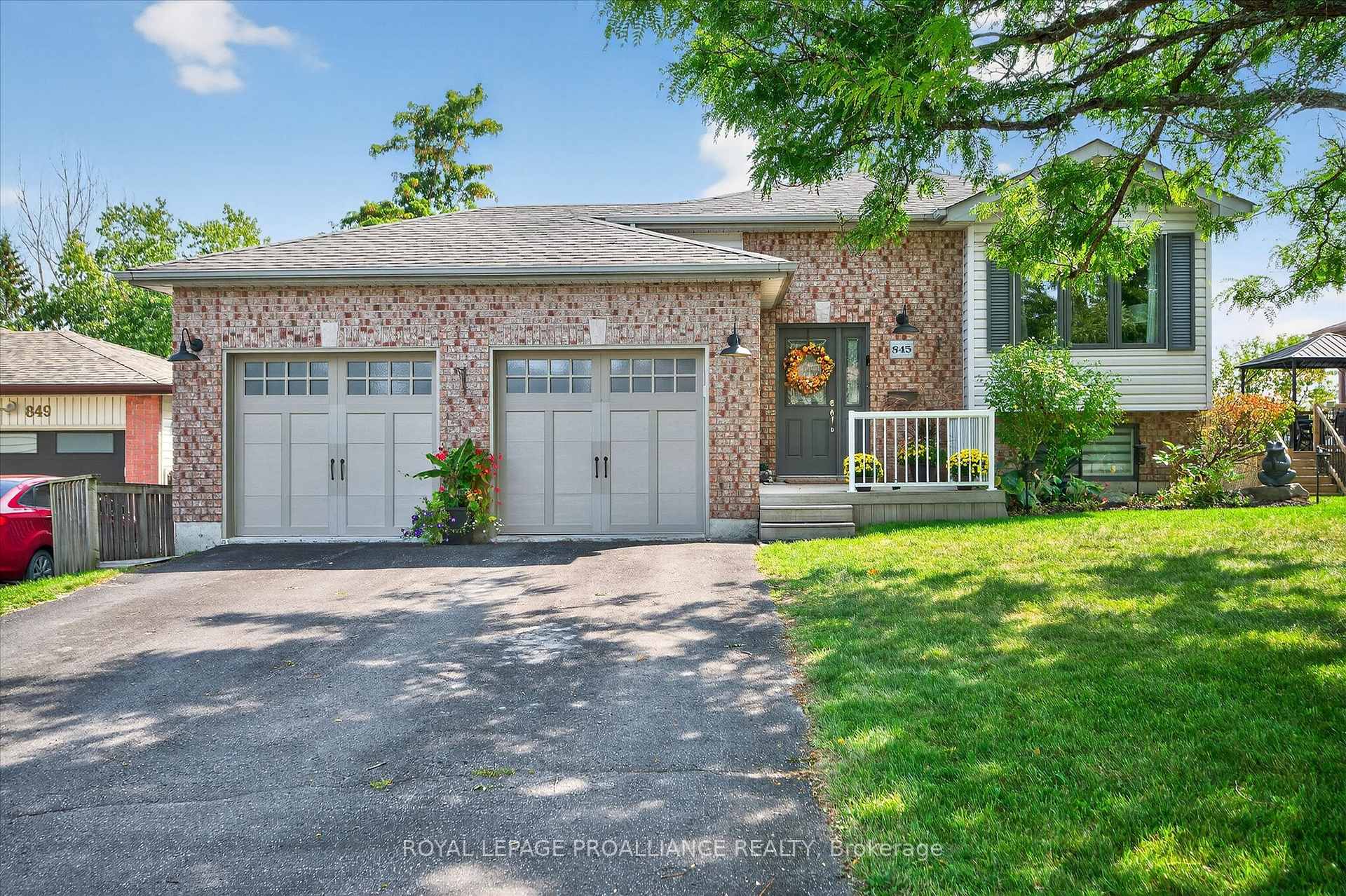Photo 1 of 845 Stewart Drive, Peterborough, Ashburnham Ward 4 — HOMEH