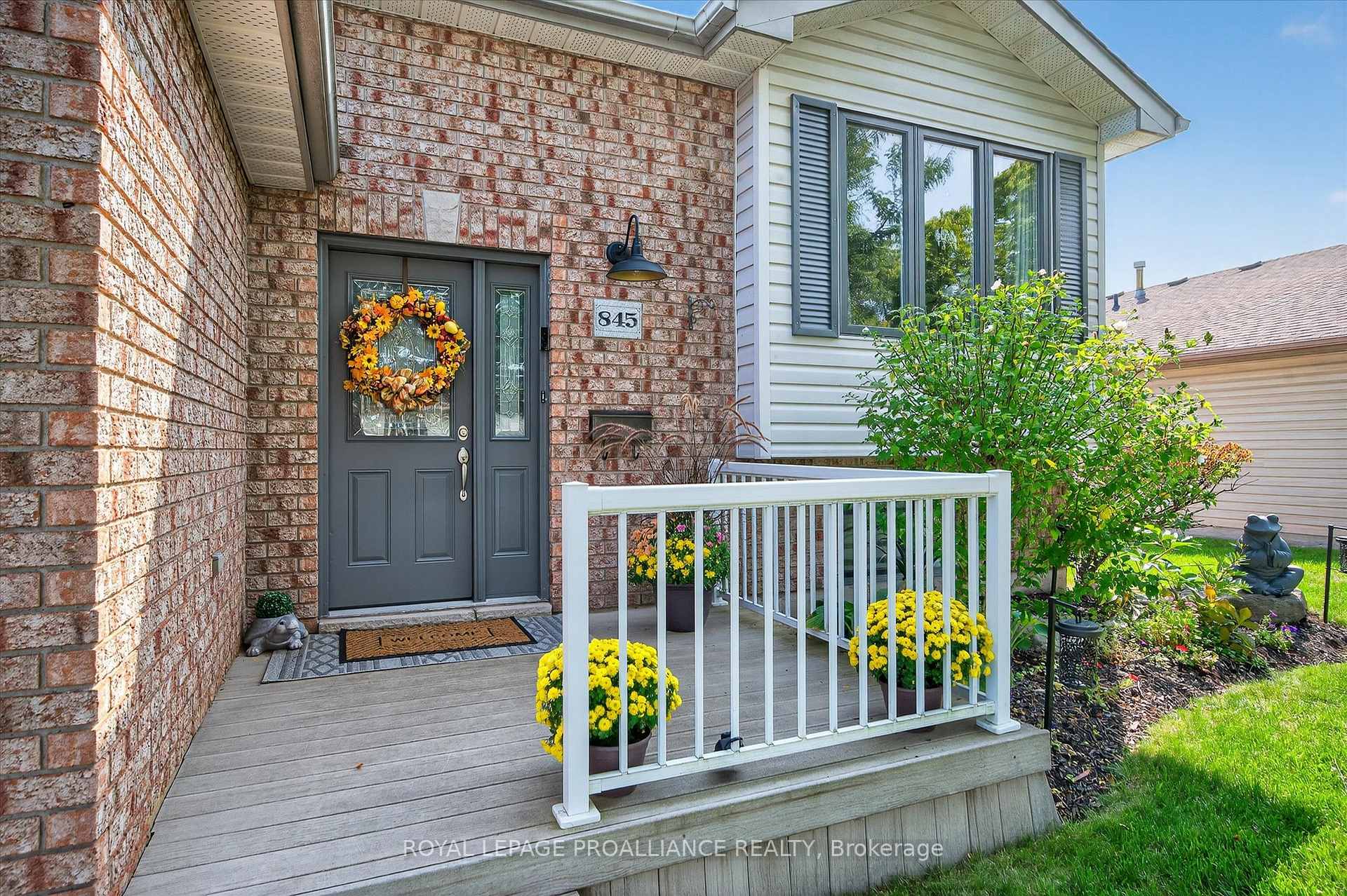 Photo 3 of 845 Stewart Drive, Peterborough, Ashburnham Ward 4 — HOMEH