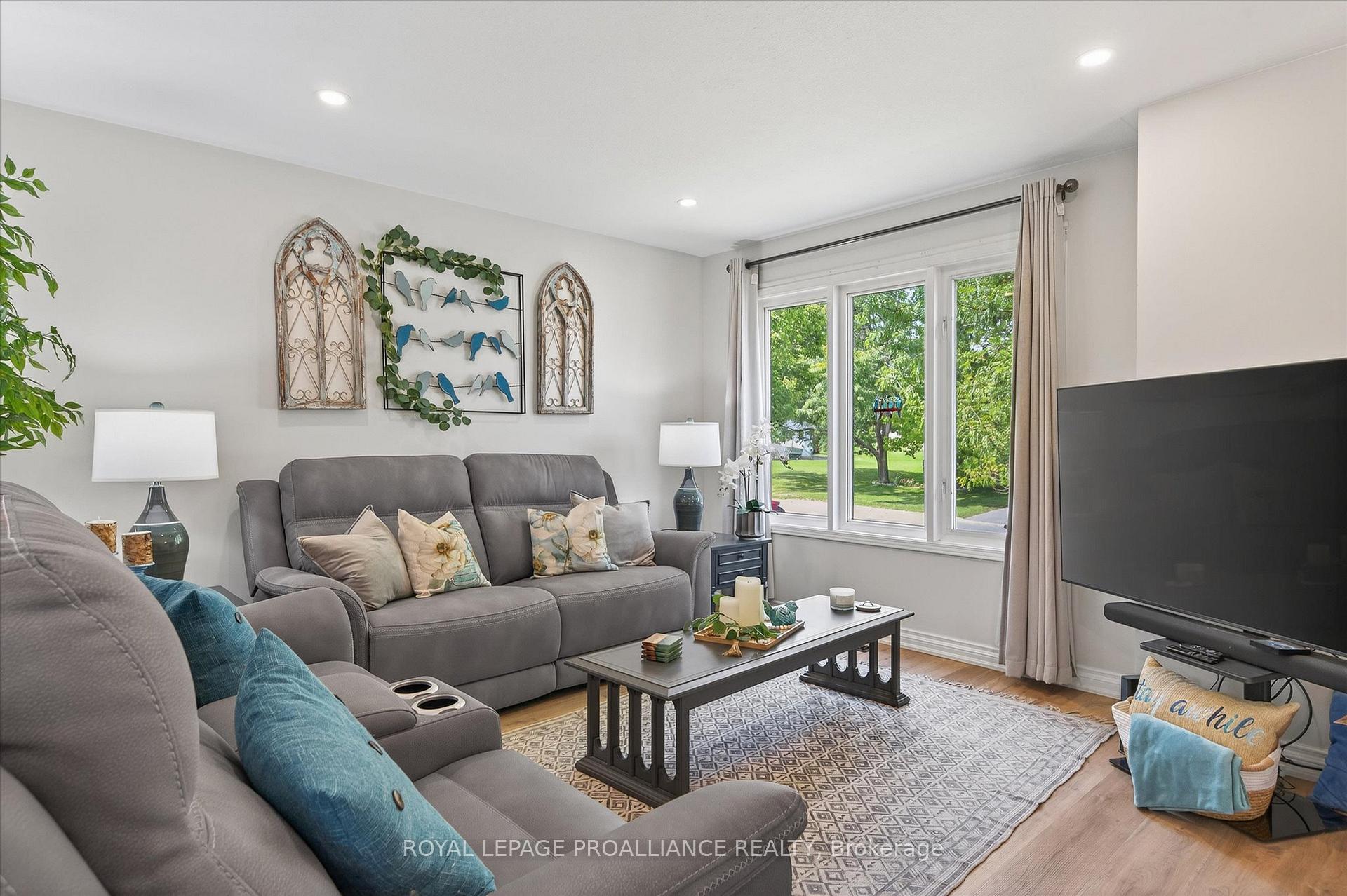Photo 4 of 845 Stewart Drive, Peterborough, Ashburnham Ward 4 — HOMEH