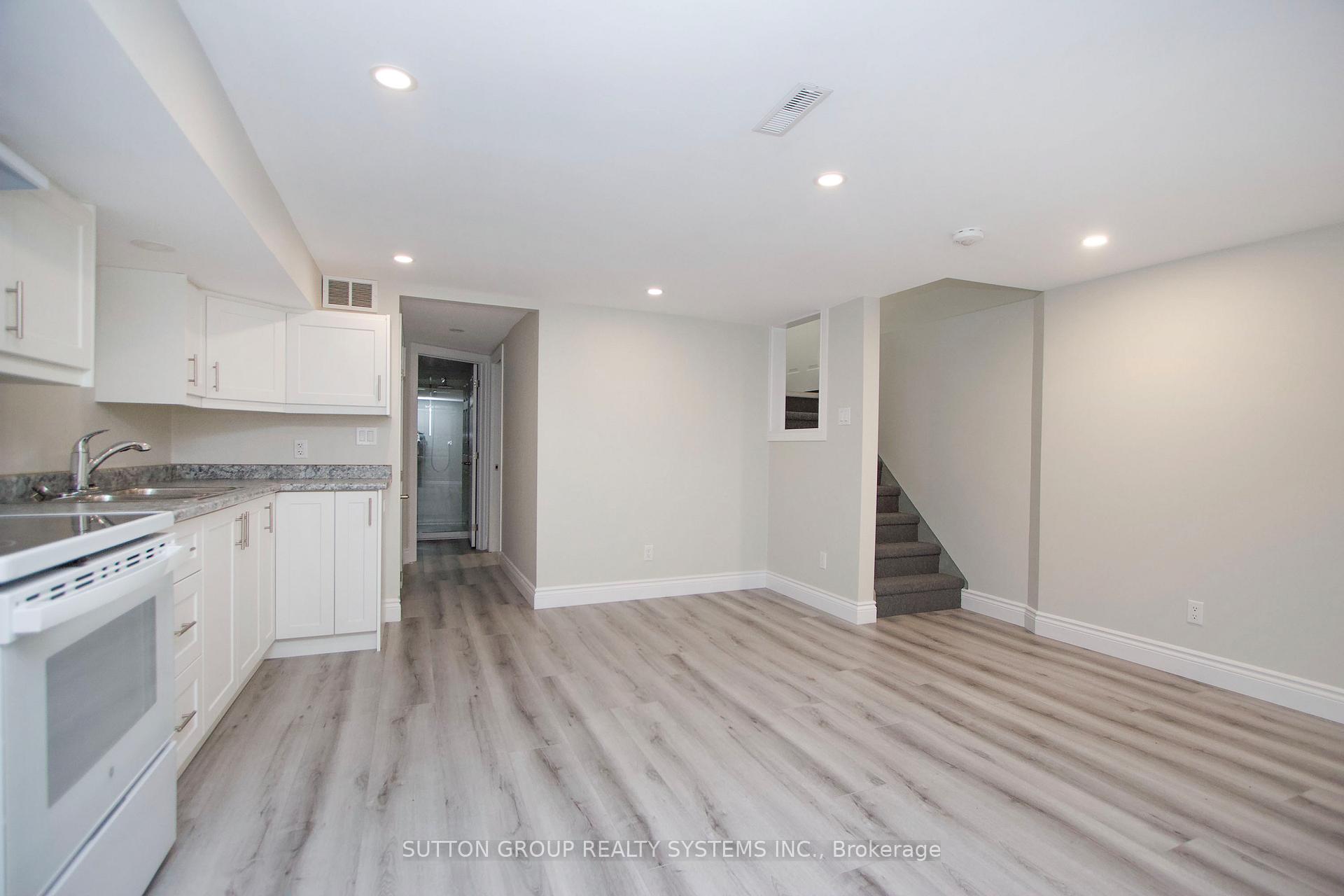 Photo 6 of Unit lower, 401 Vancouver Crescent, Oshawa, Vanier — HOMEH