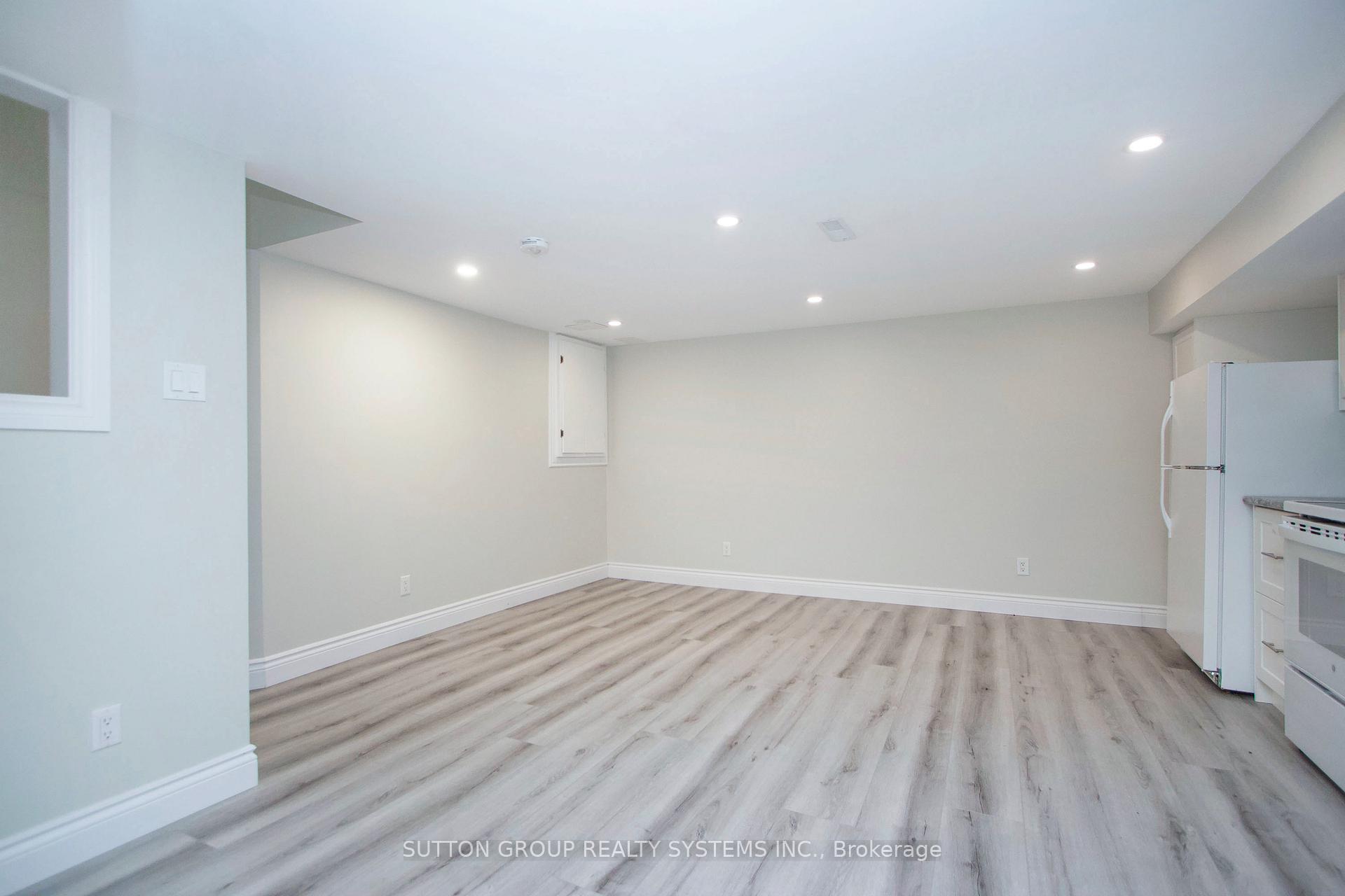 Photo 8 of Unit lower, 401 Vancouver Crescent, Oshawa, Vanier — HOMEH