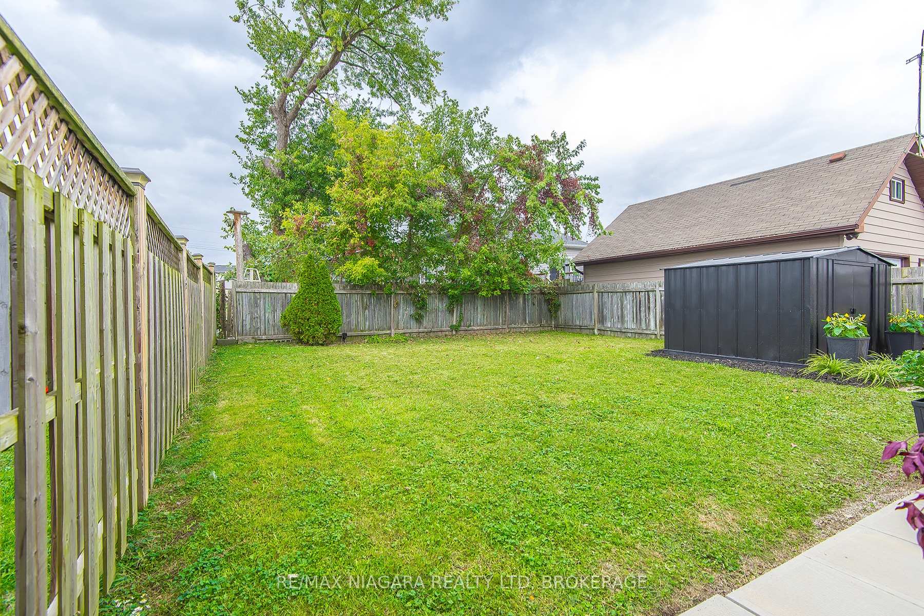 Photo 10 of 463 Wallace Avenue N, Welland, Welland Downtown — HOMEH
