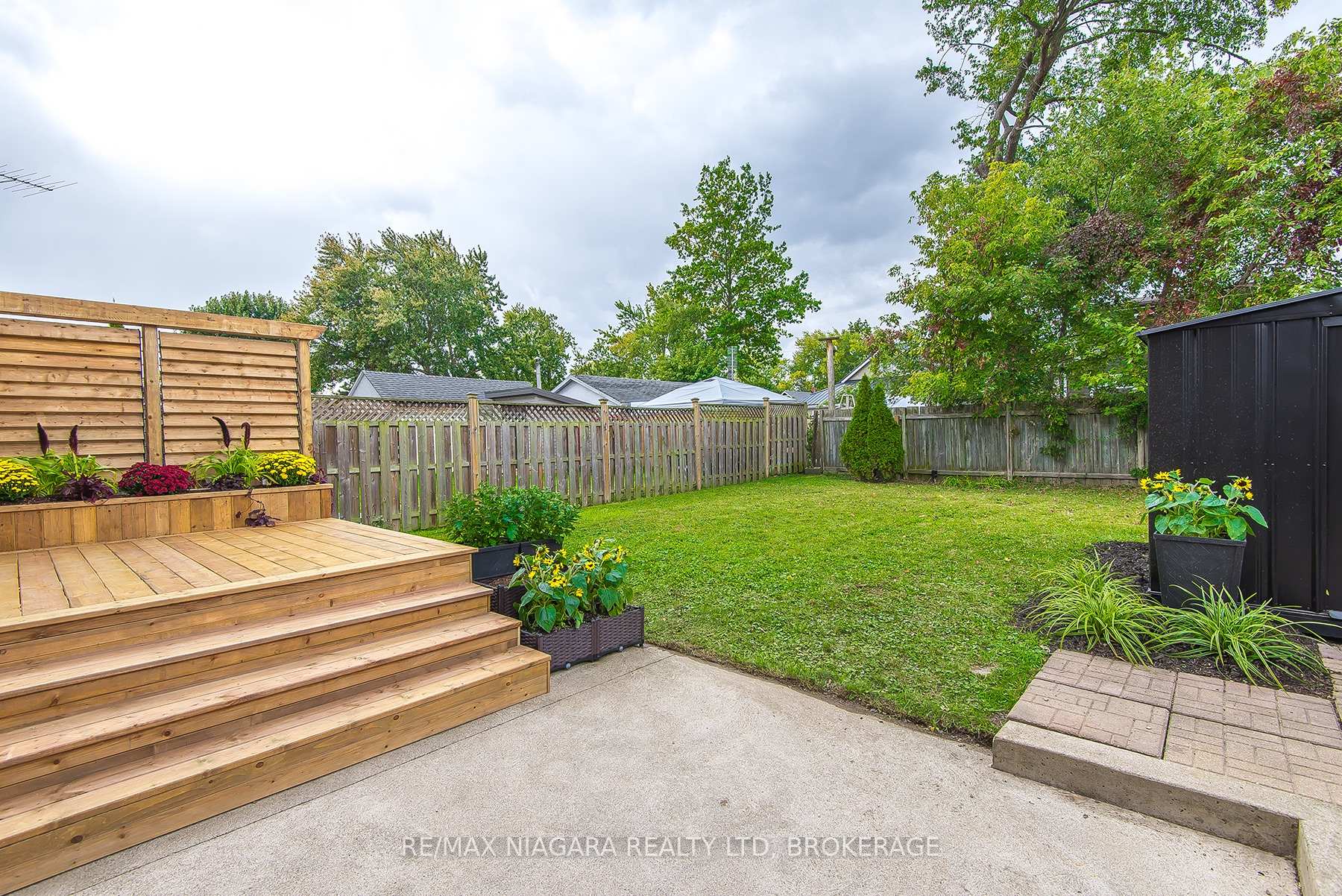 Photo 11 of 463 Wallace Avenue N, Welland, Welland Downtown — HOMEH
